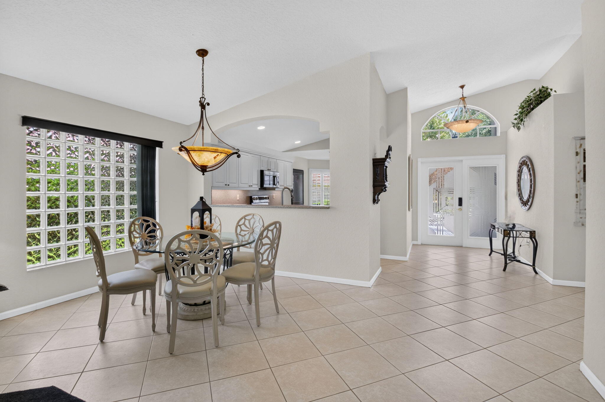 7388 Tonga Court Property Photo 4