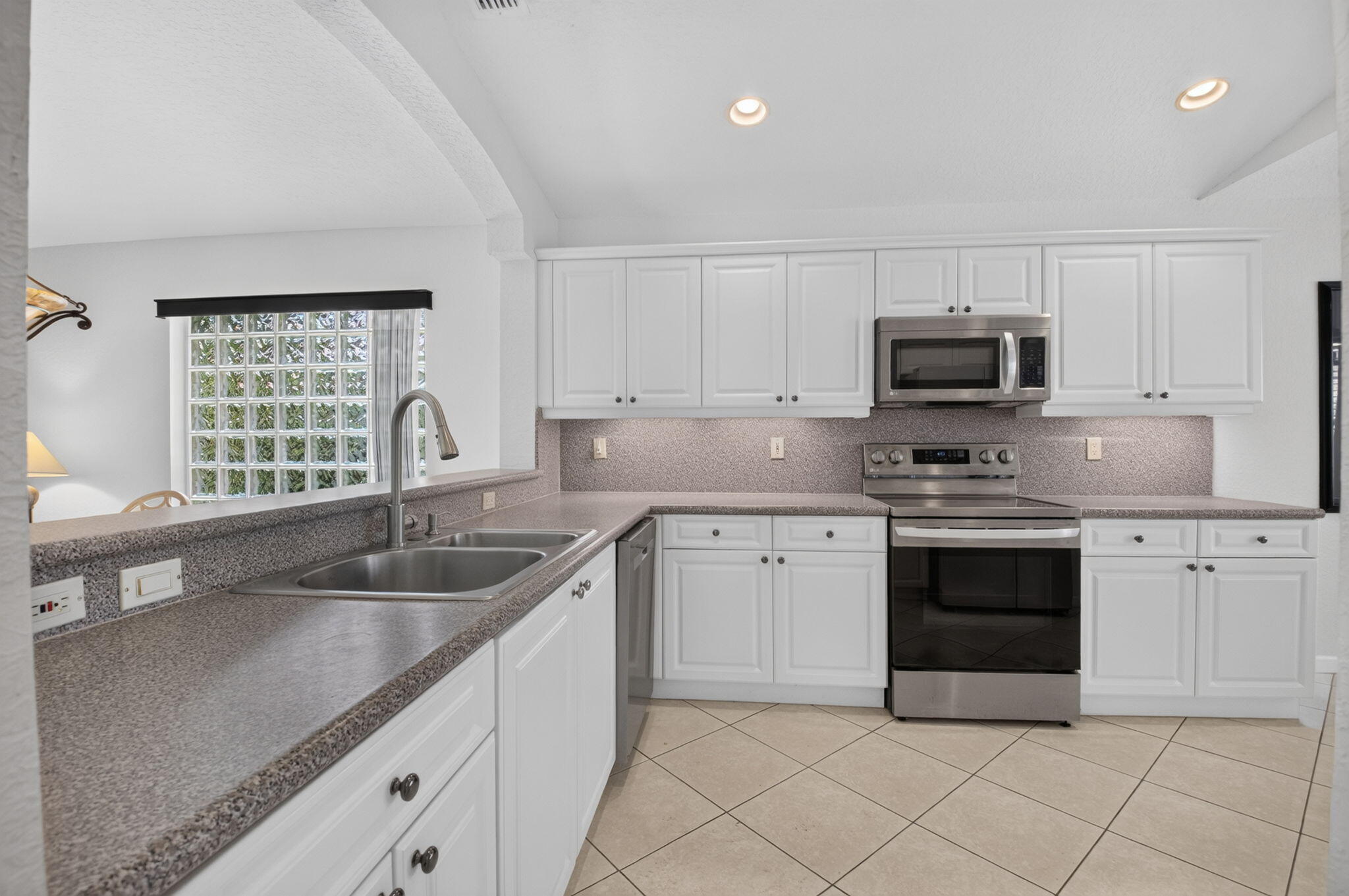 7388 Tonga Court Property Photo 8
