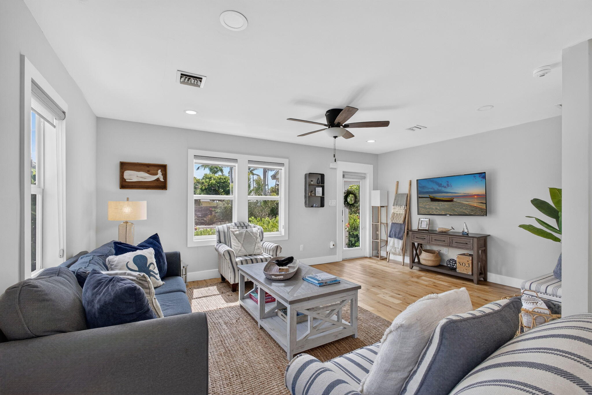 1305 N Palmway Property Photo 4