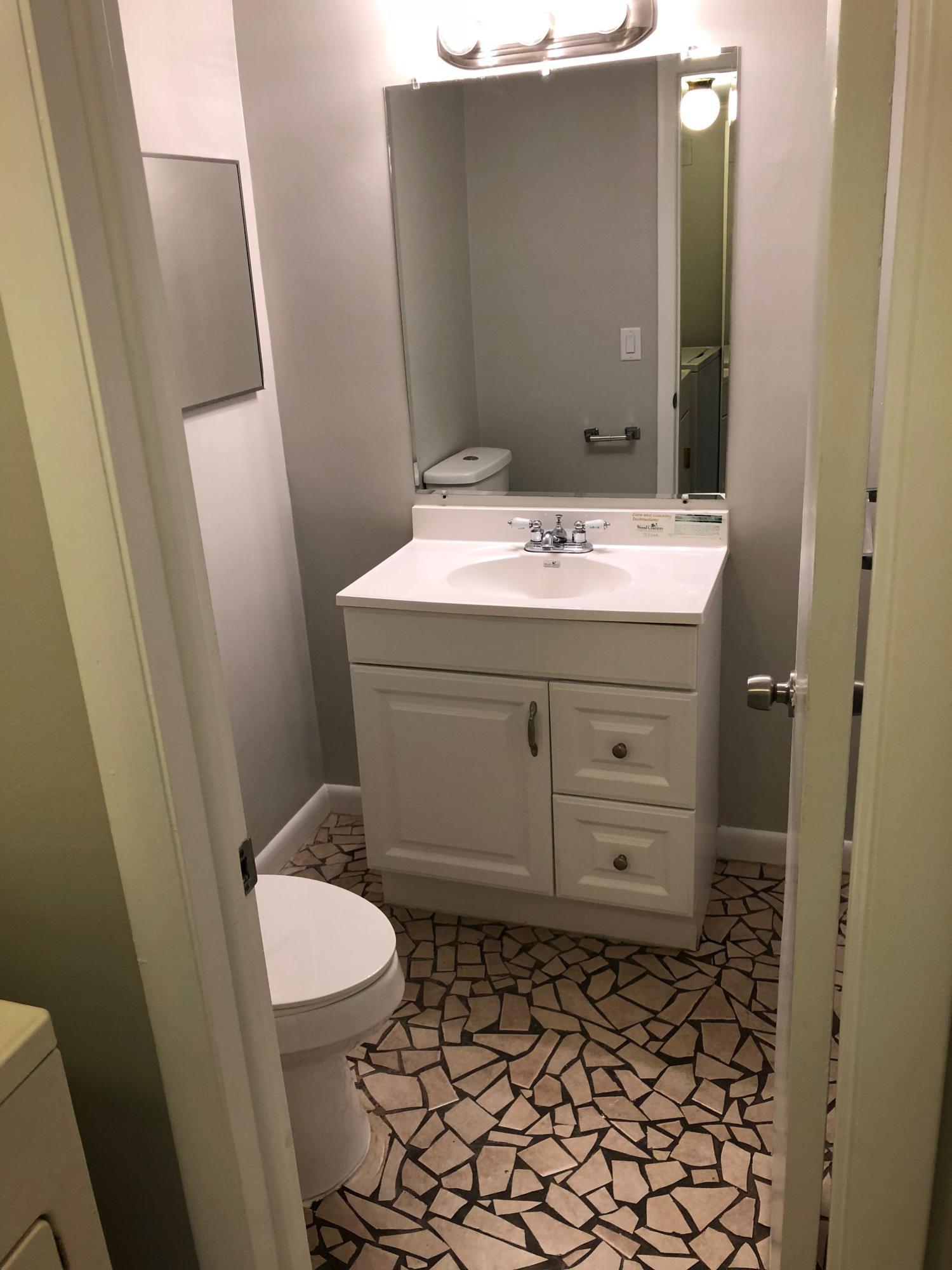 2241 White Pine Circle B Property Photo 5