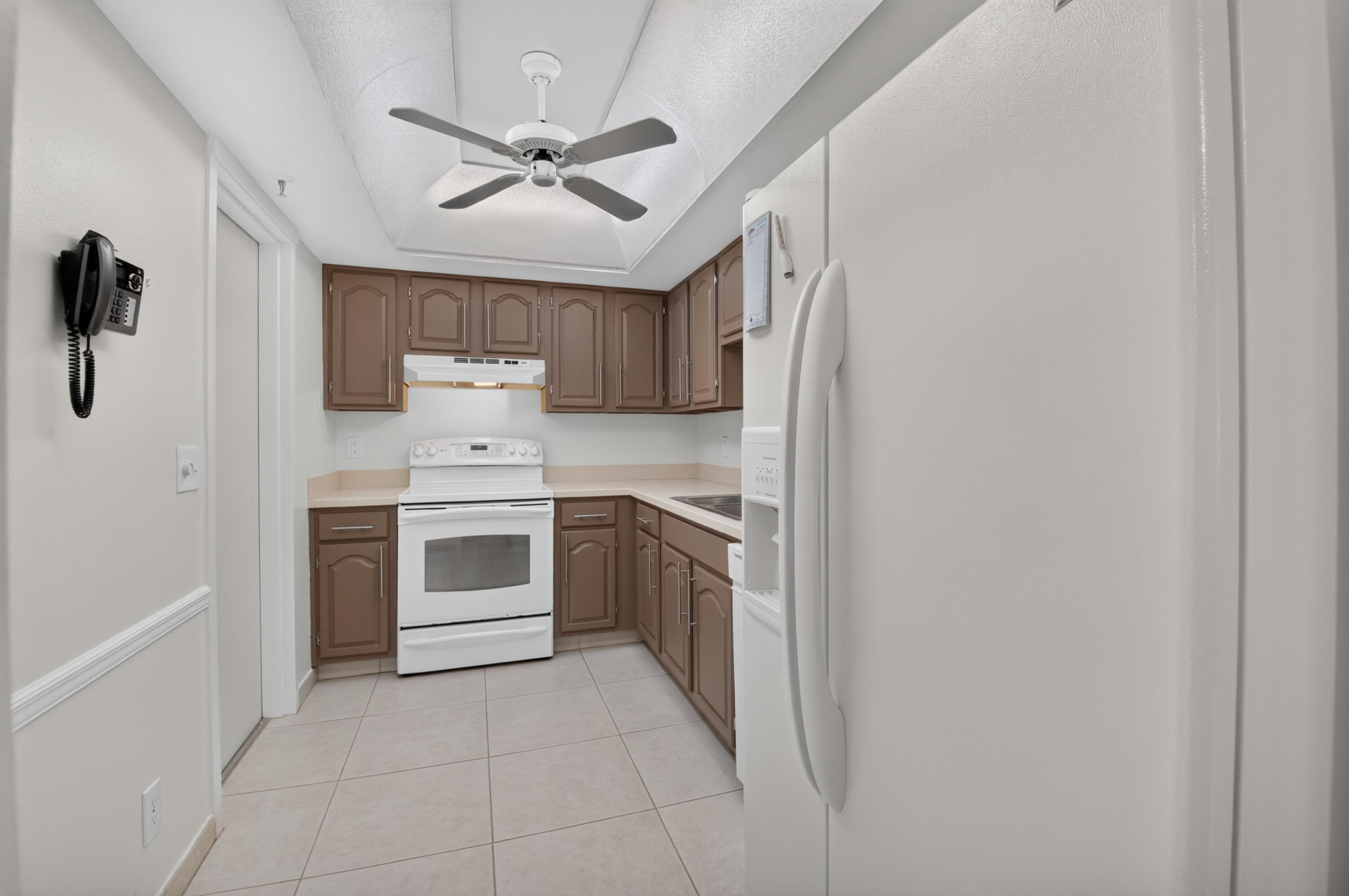 6895 Willow Wood Drive 1066 Property Photo 14