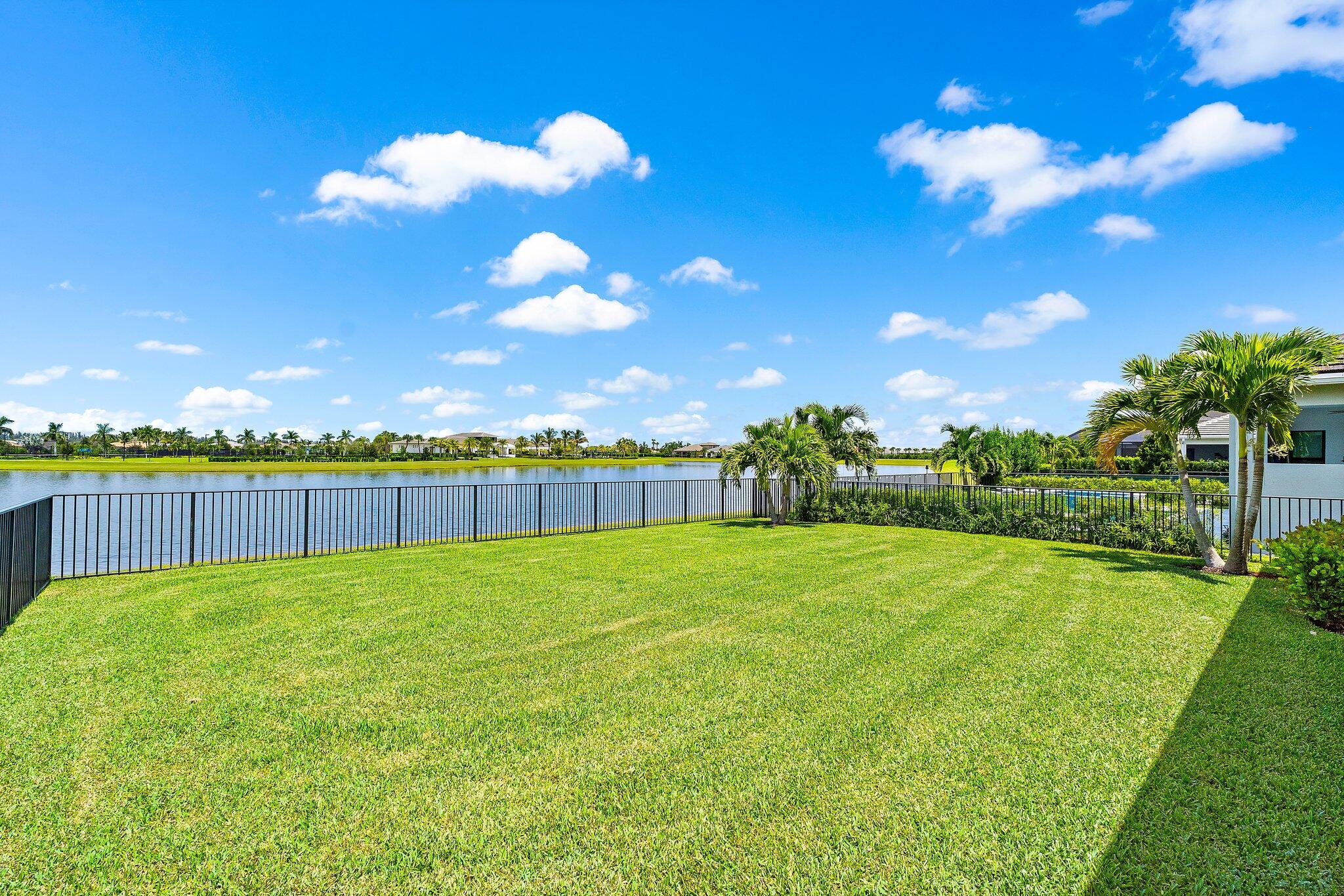15883 Key Biscayne Lane Property Photo 33