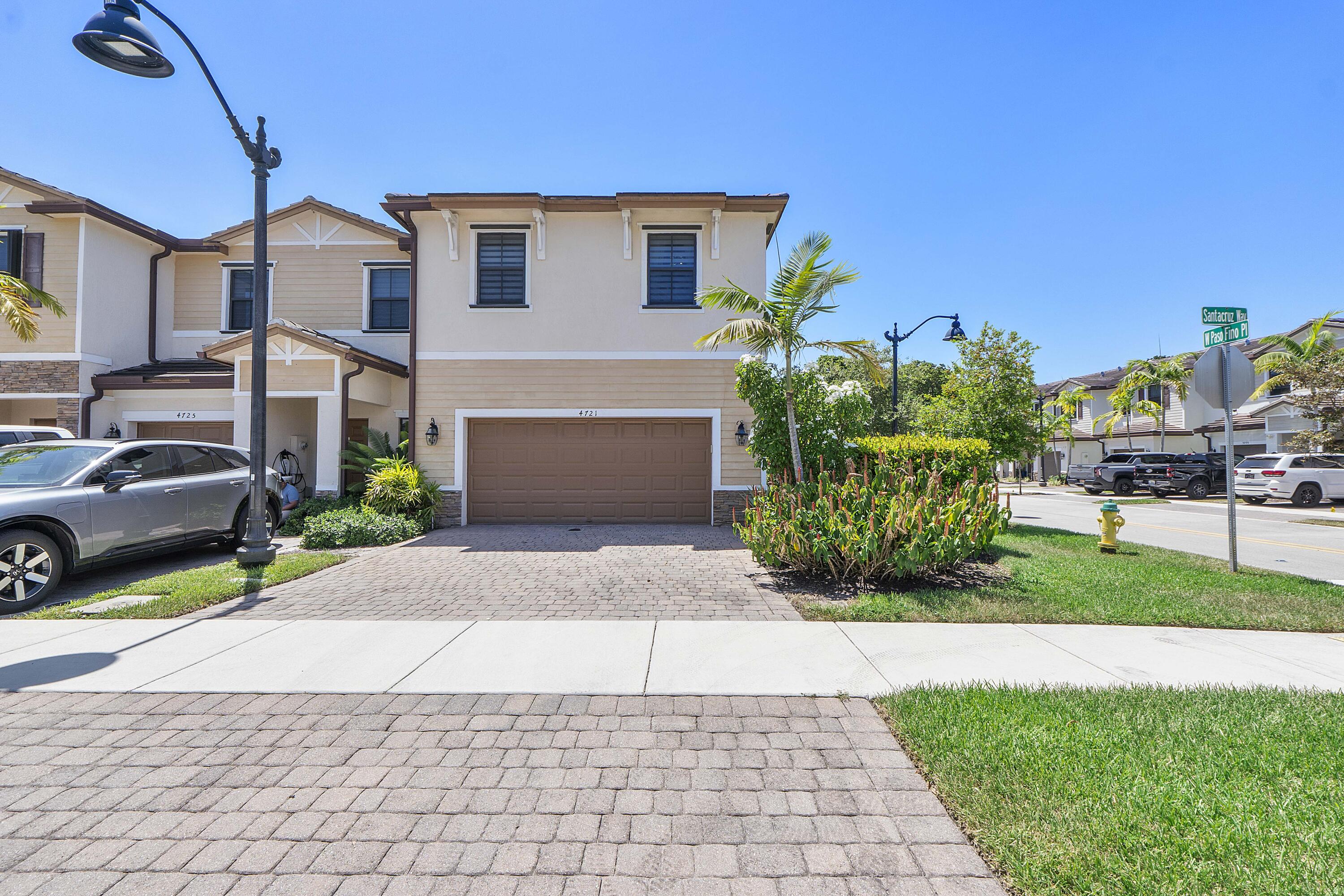4721 Santa Cruz Way Property Photo 2