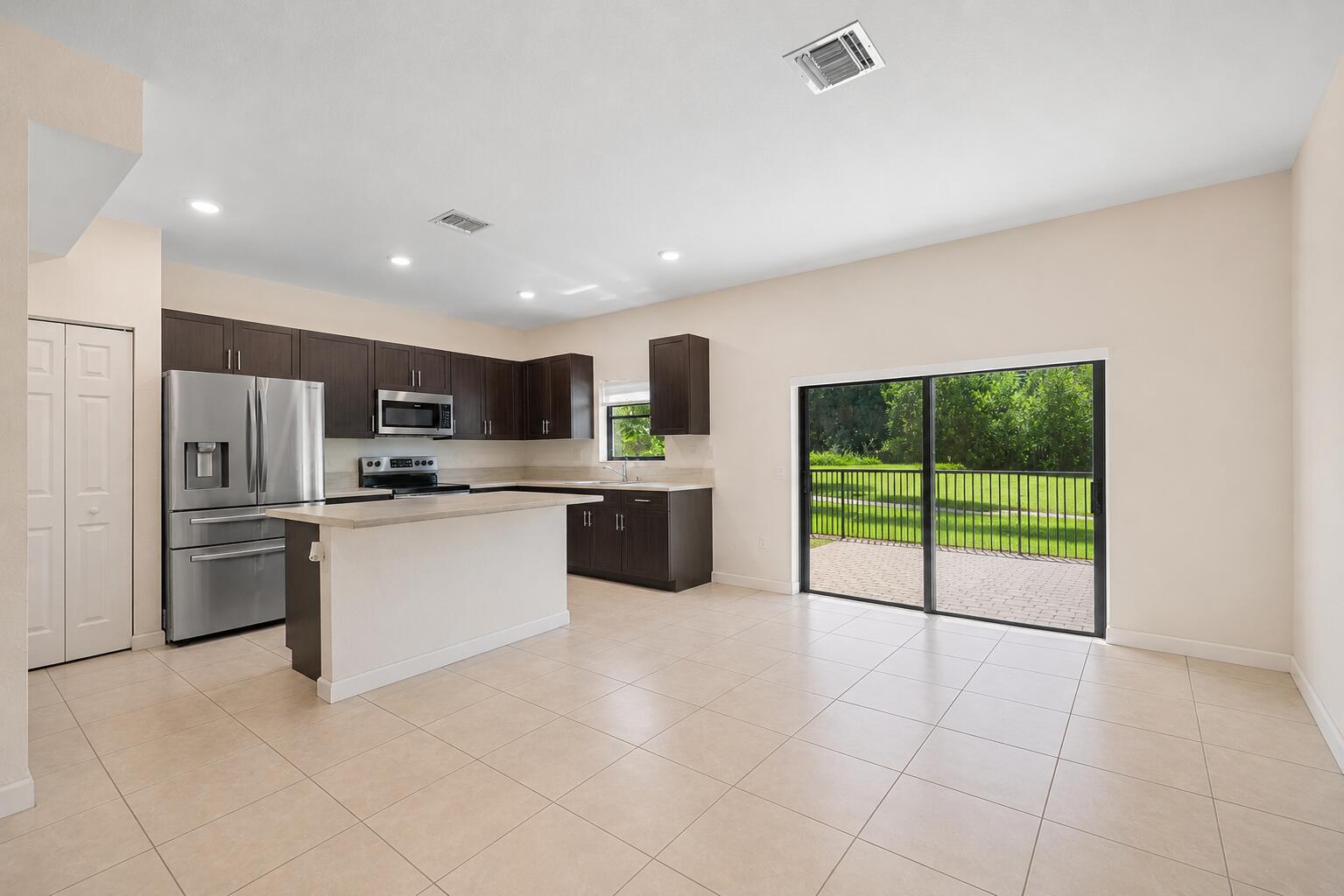 4721 Santa Cruz Way Property Photo 8