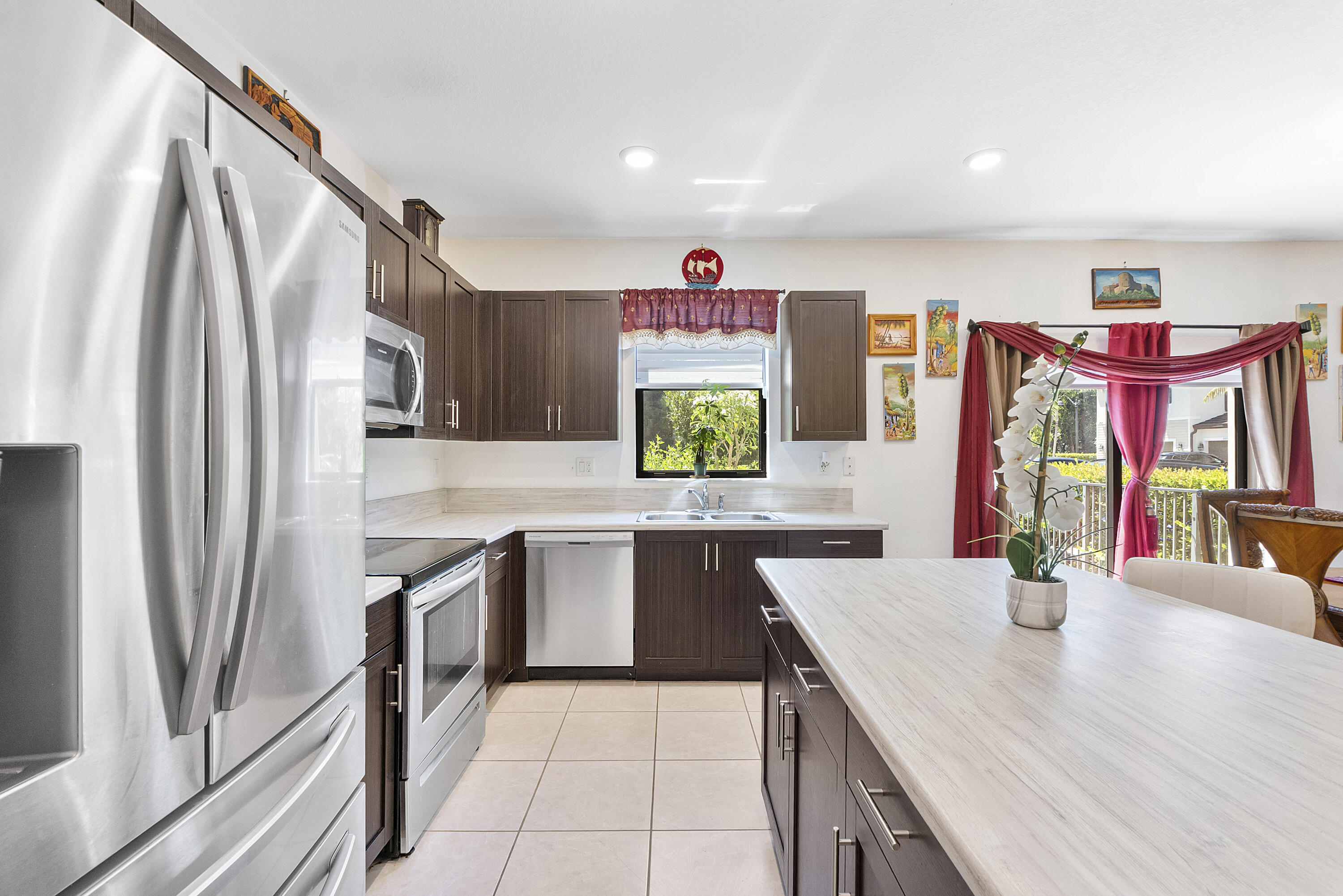 4721 Santa Cruz Way Property Photo 11
