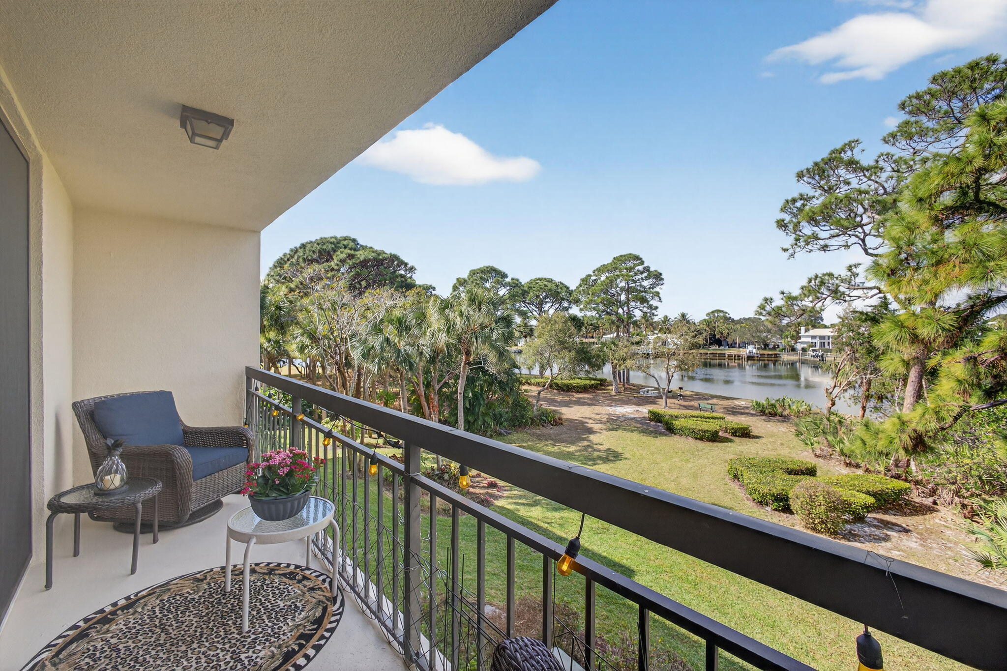 1901 Marina Isle Way 304 Property Photo 3