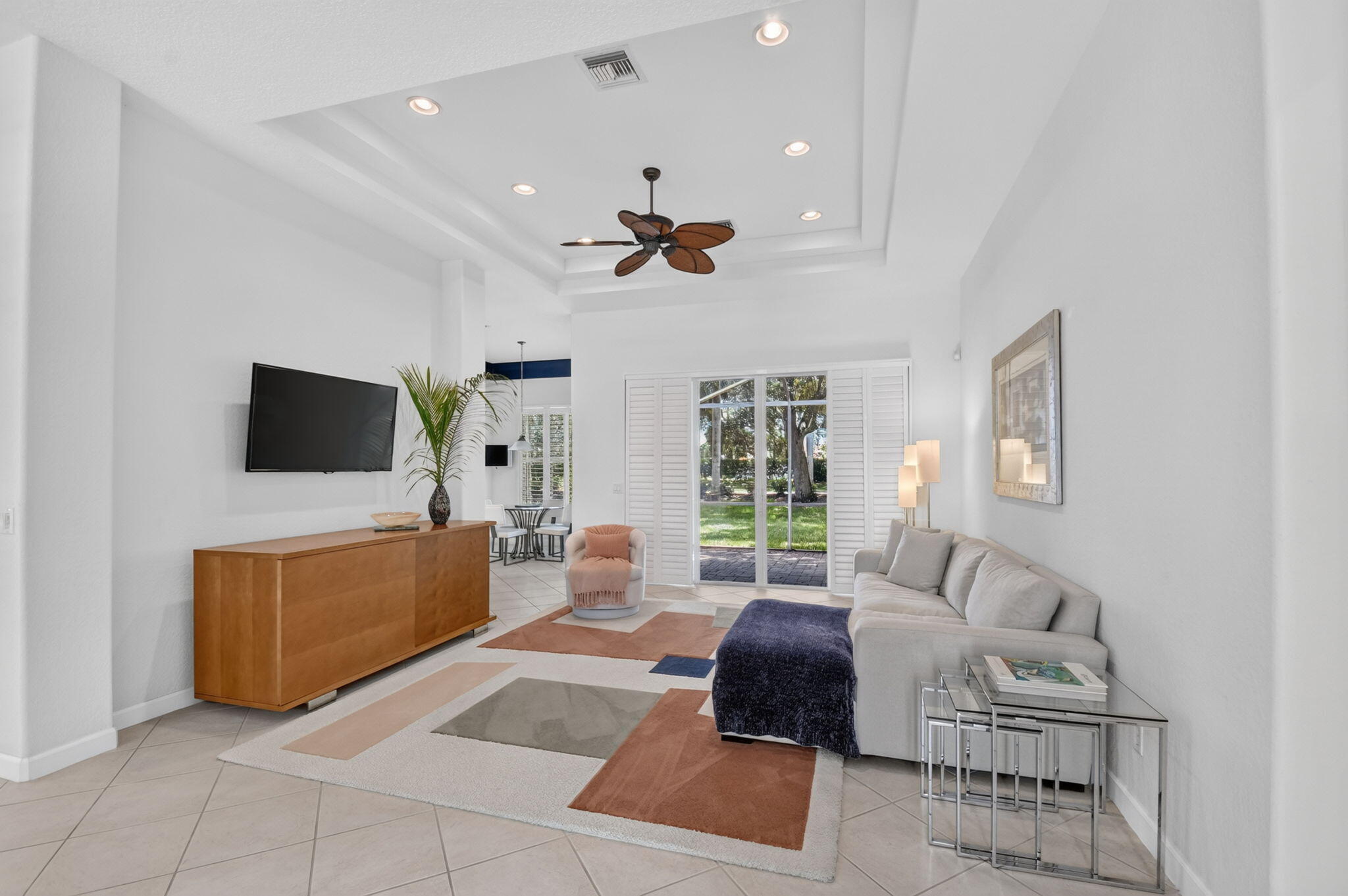 9574 Lantern Bay Circle Property Photo 4
