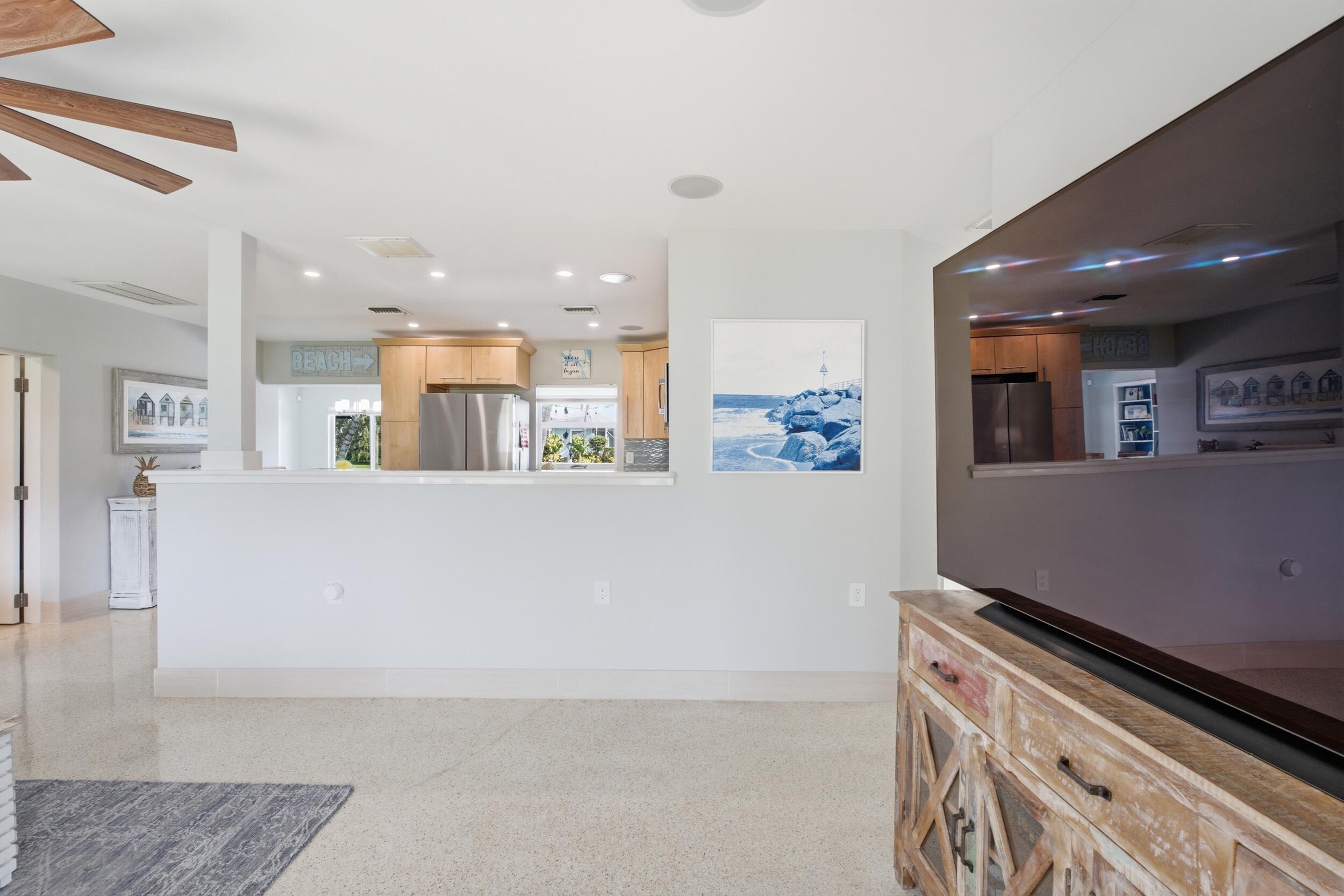 1719 Sw Dyer Point Road Property Photo 8