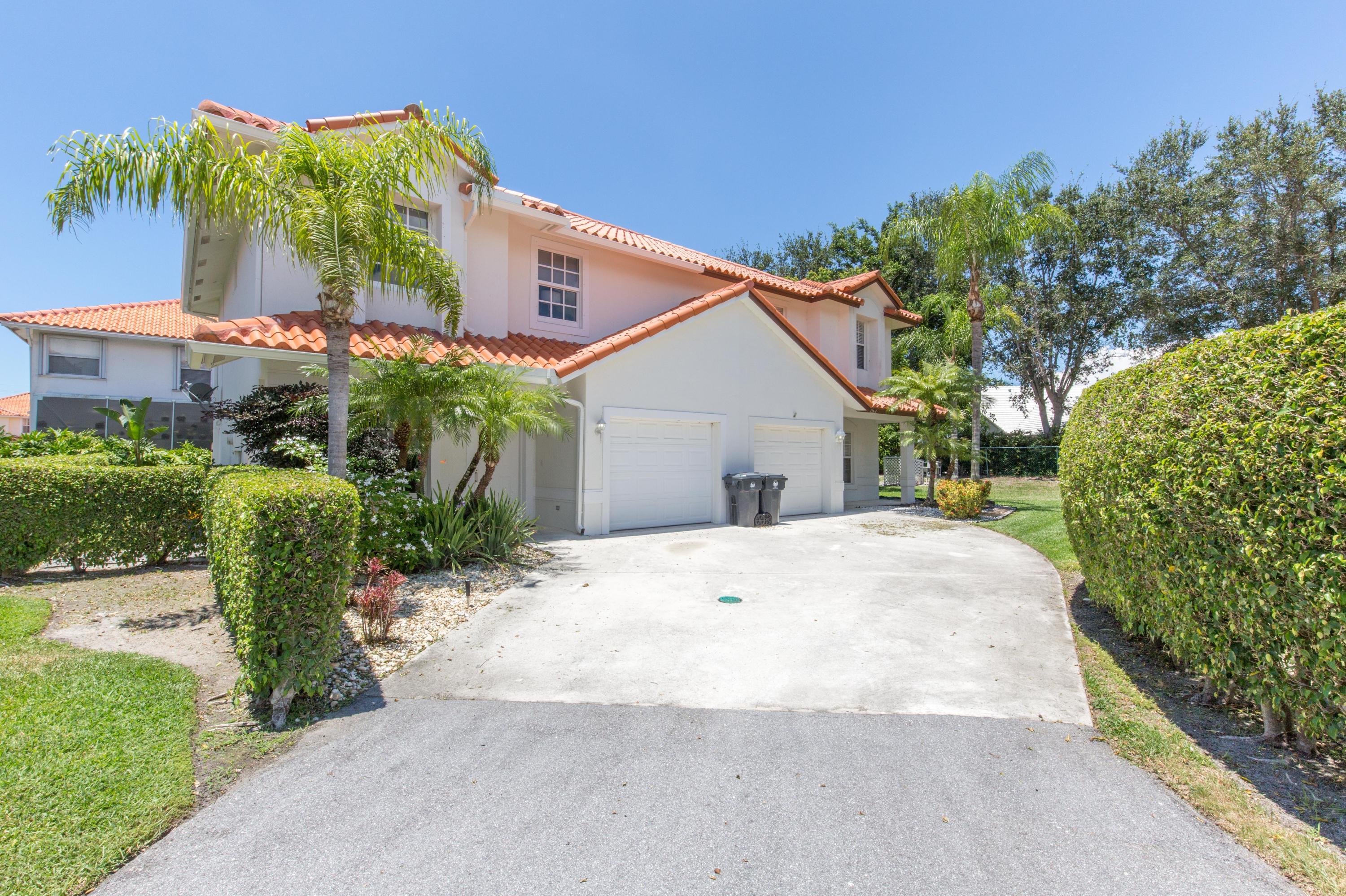 13513 Fountain View Boulevard Property Photo 1