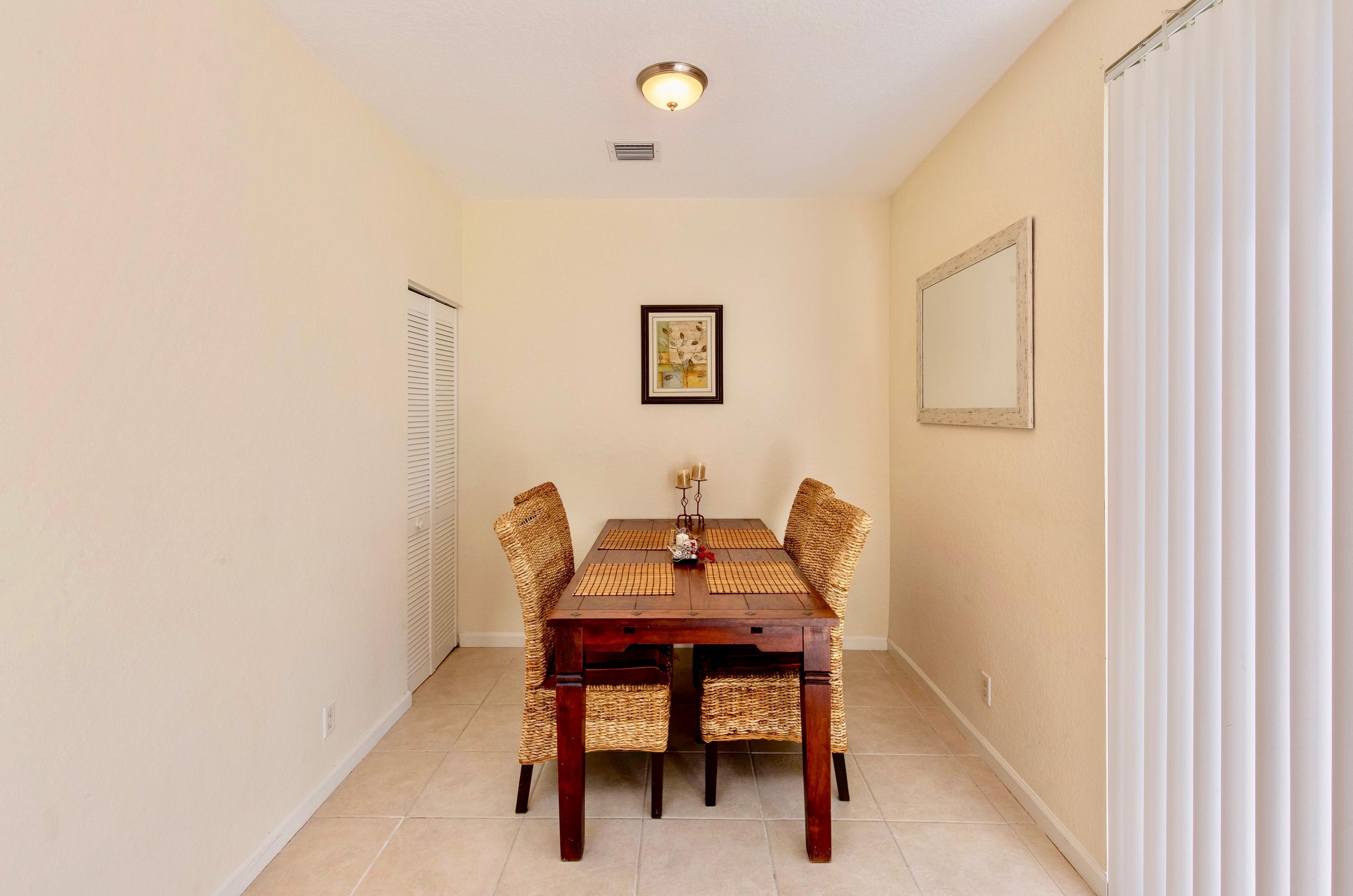 13513 Fountain View Boulevard Property Photo 6