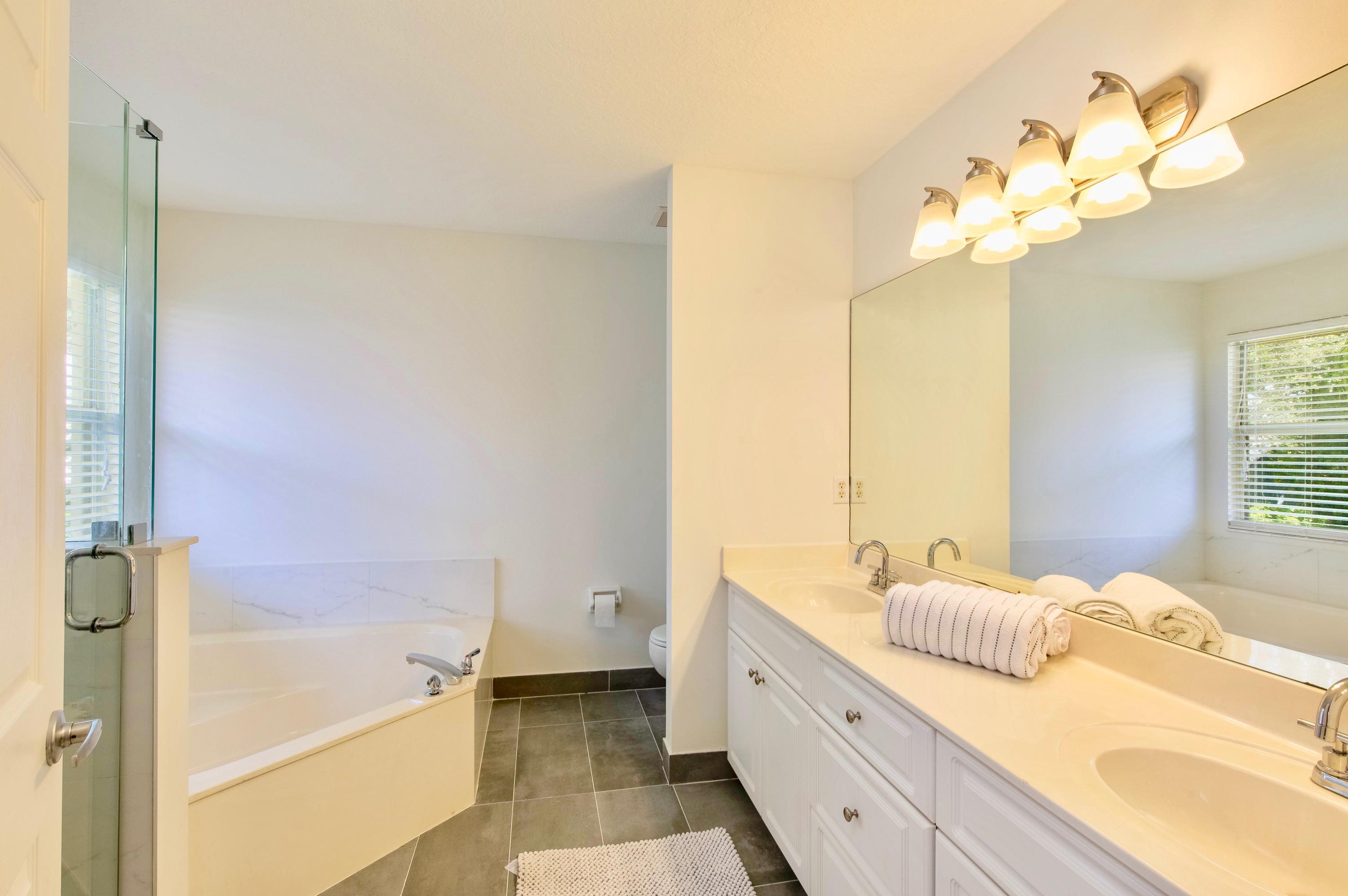 13513 Fountain View Boulevard Property Photo 12