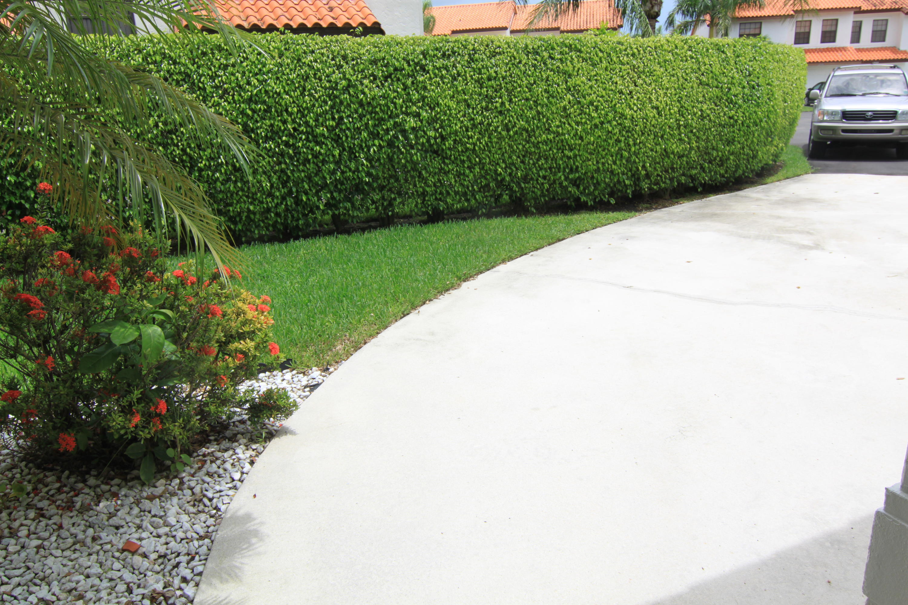 13513 Fountain View Boulevard Property Photo 20