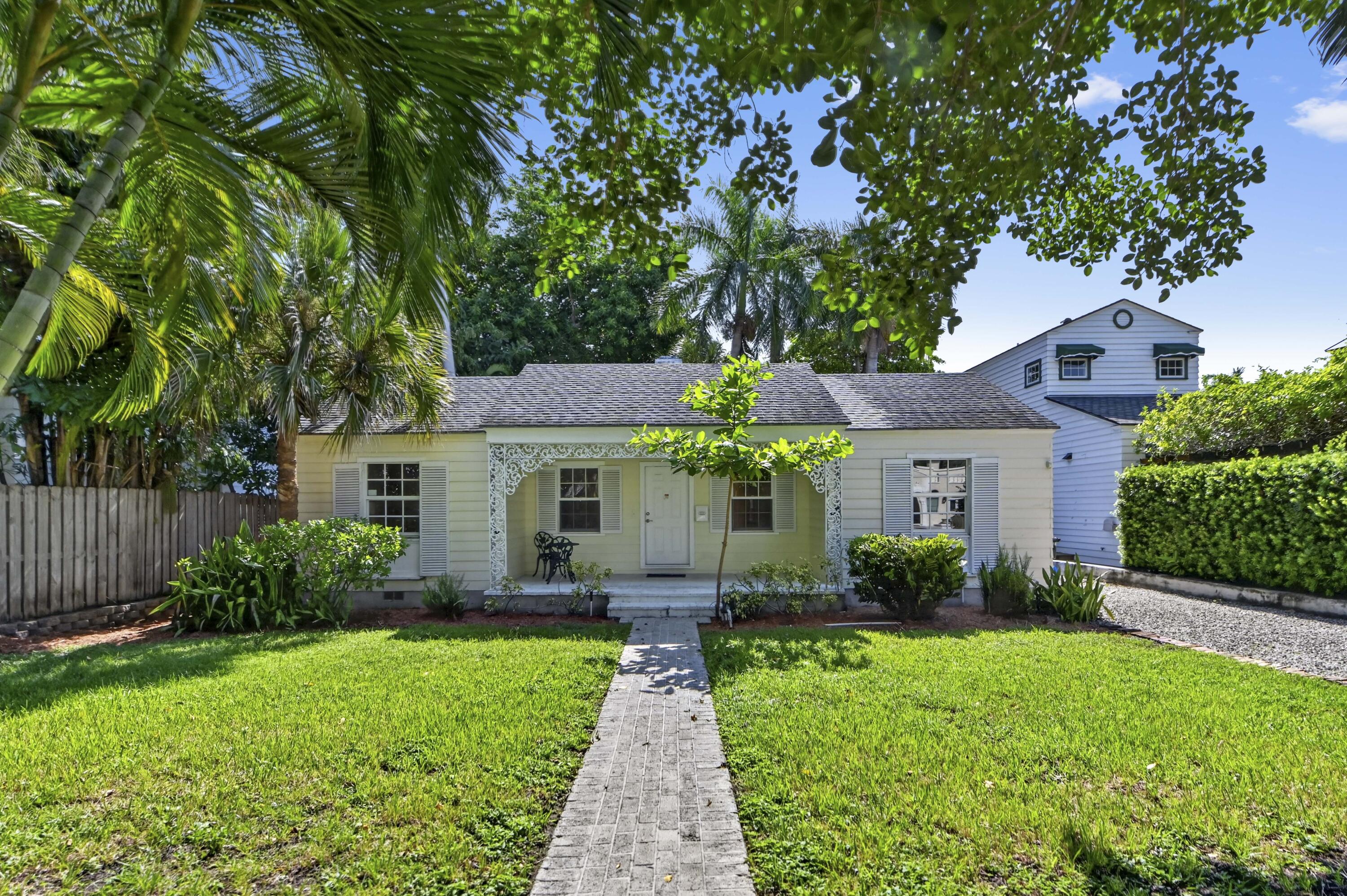 53 Palm Square Property Photo 1
