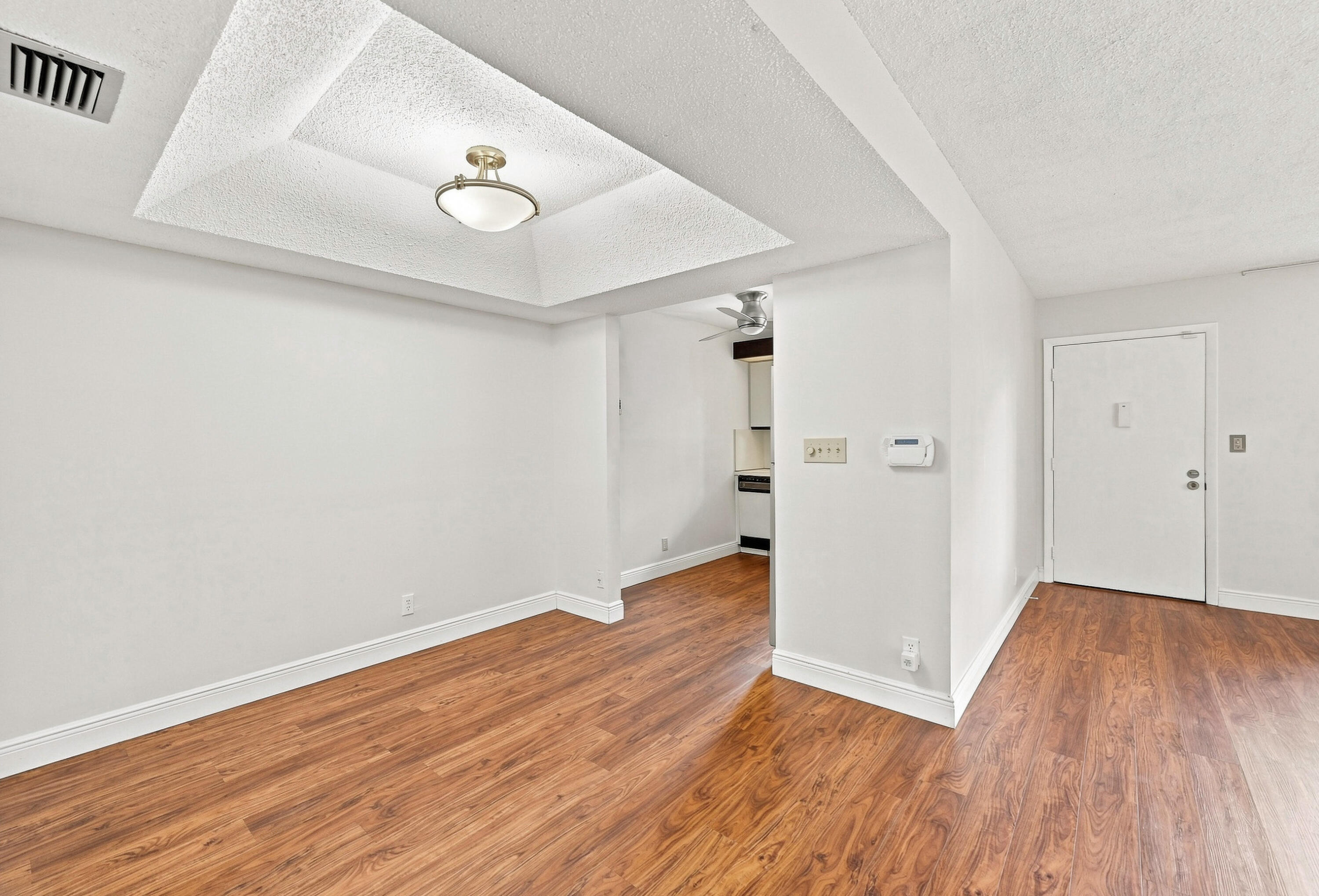 7432 Ashmont Circle 208 Property Photo 7