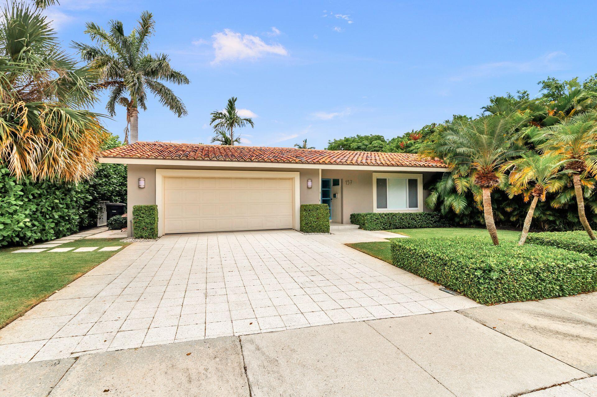 157 Worth Court N Property Photo 4