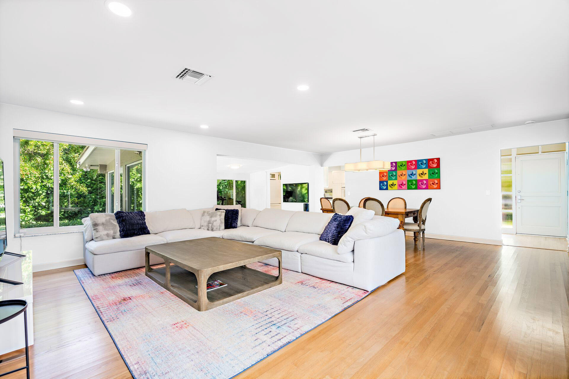 157 Worth Court N Property Photo 8