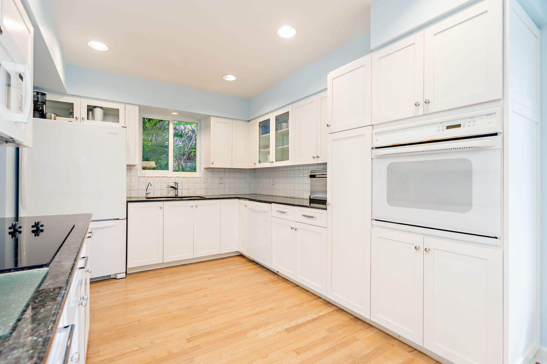 157 Worth Court N Property Photo 14