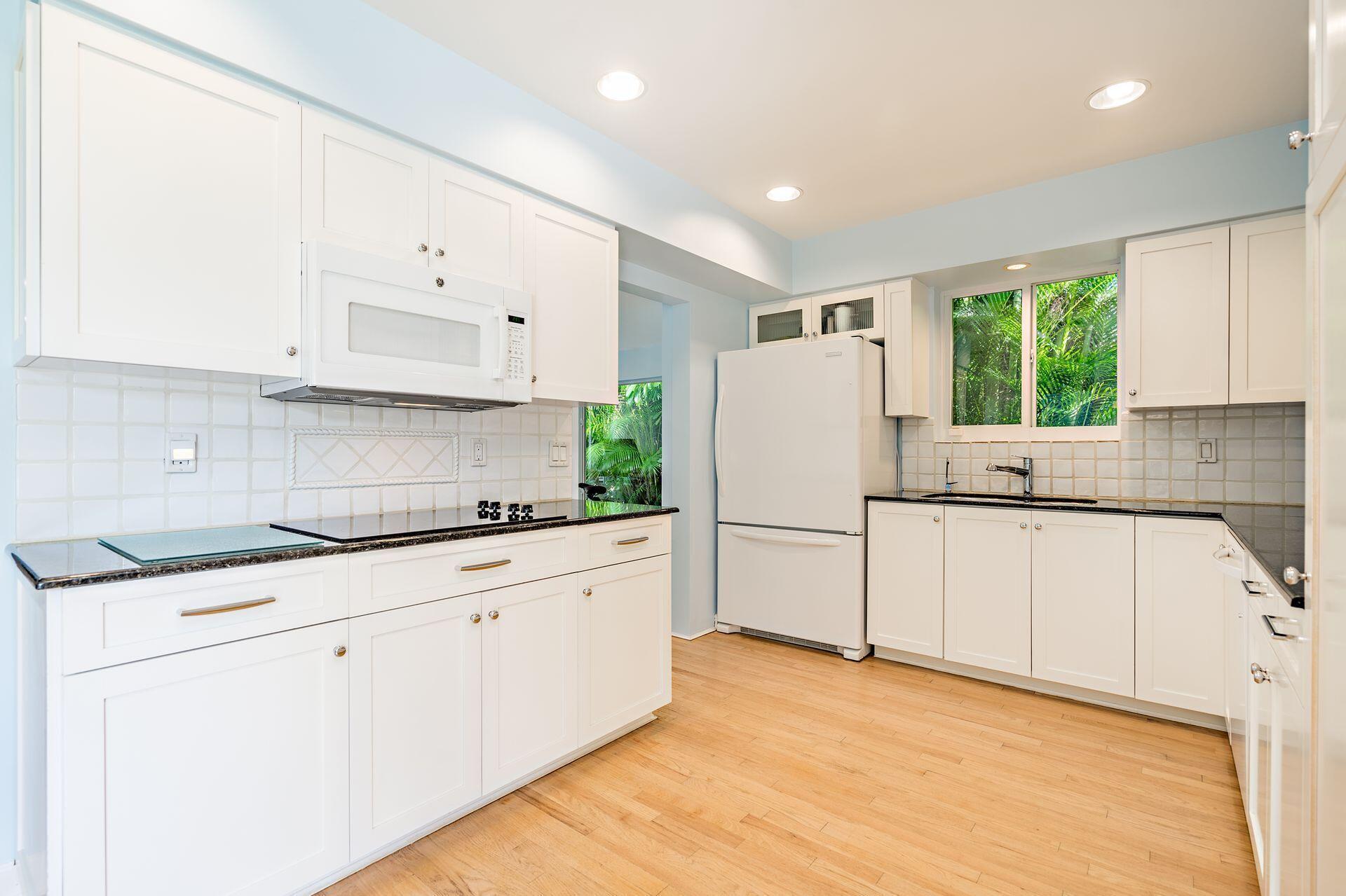 157 Worth Court N Property Photo 15