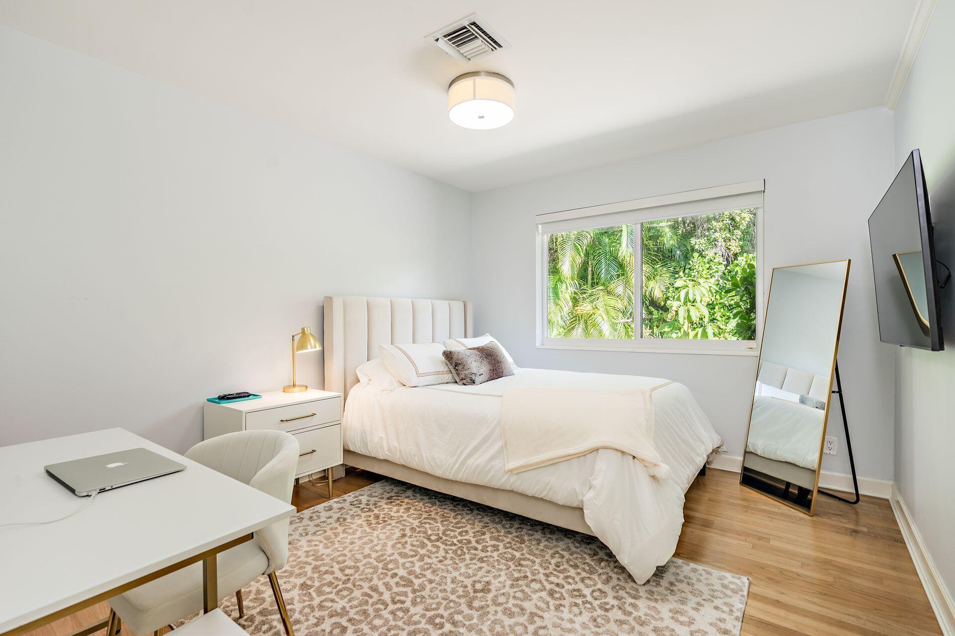 157 Worth Court N Property Photo 18