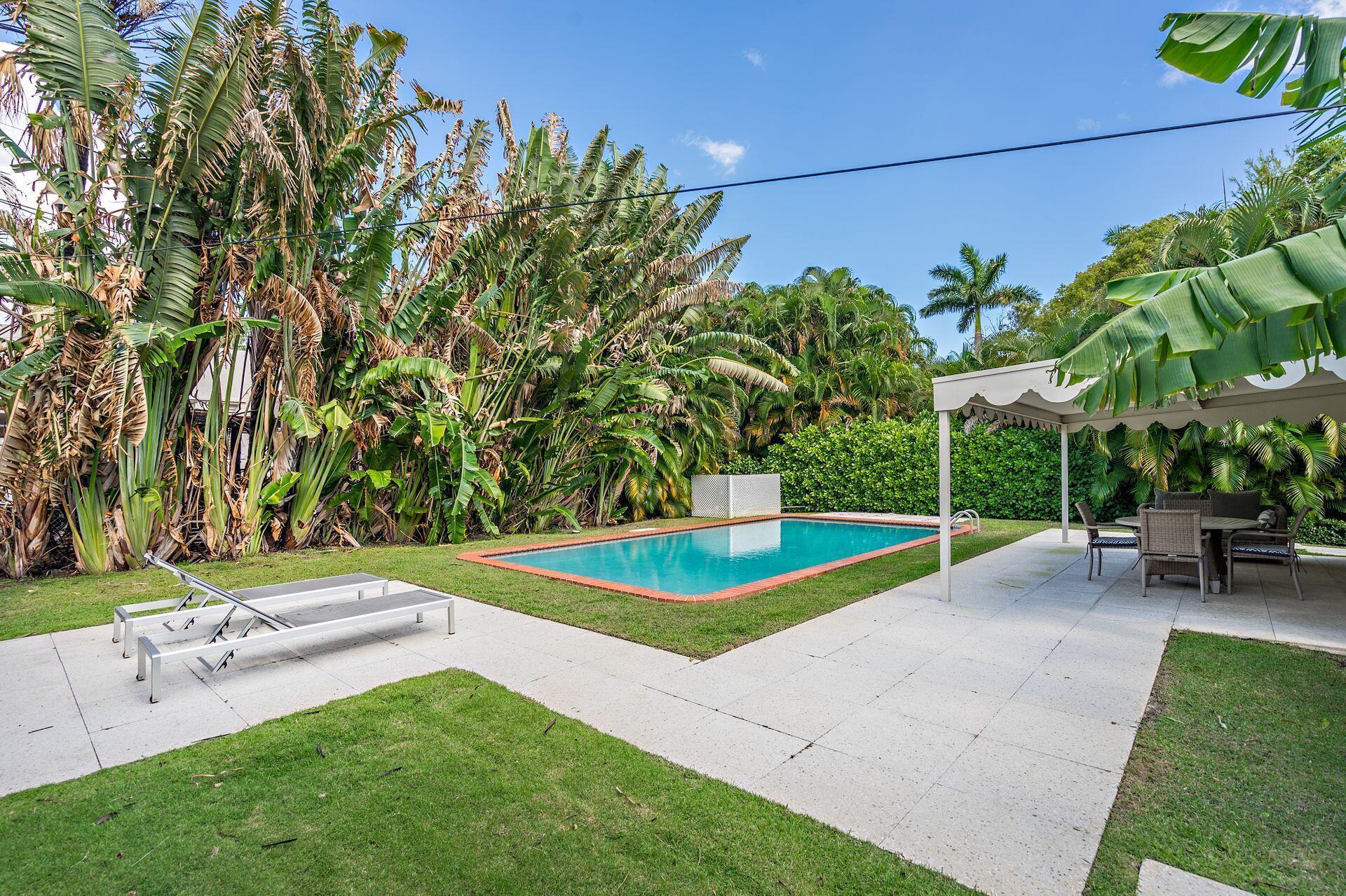 157 Worth Court N Property Photo 25