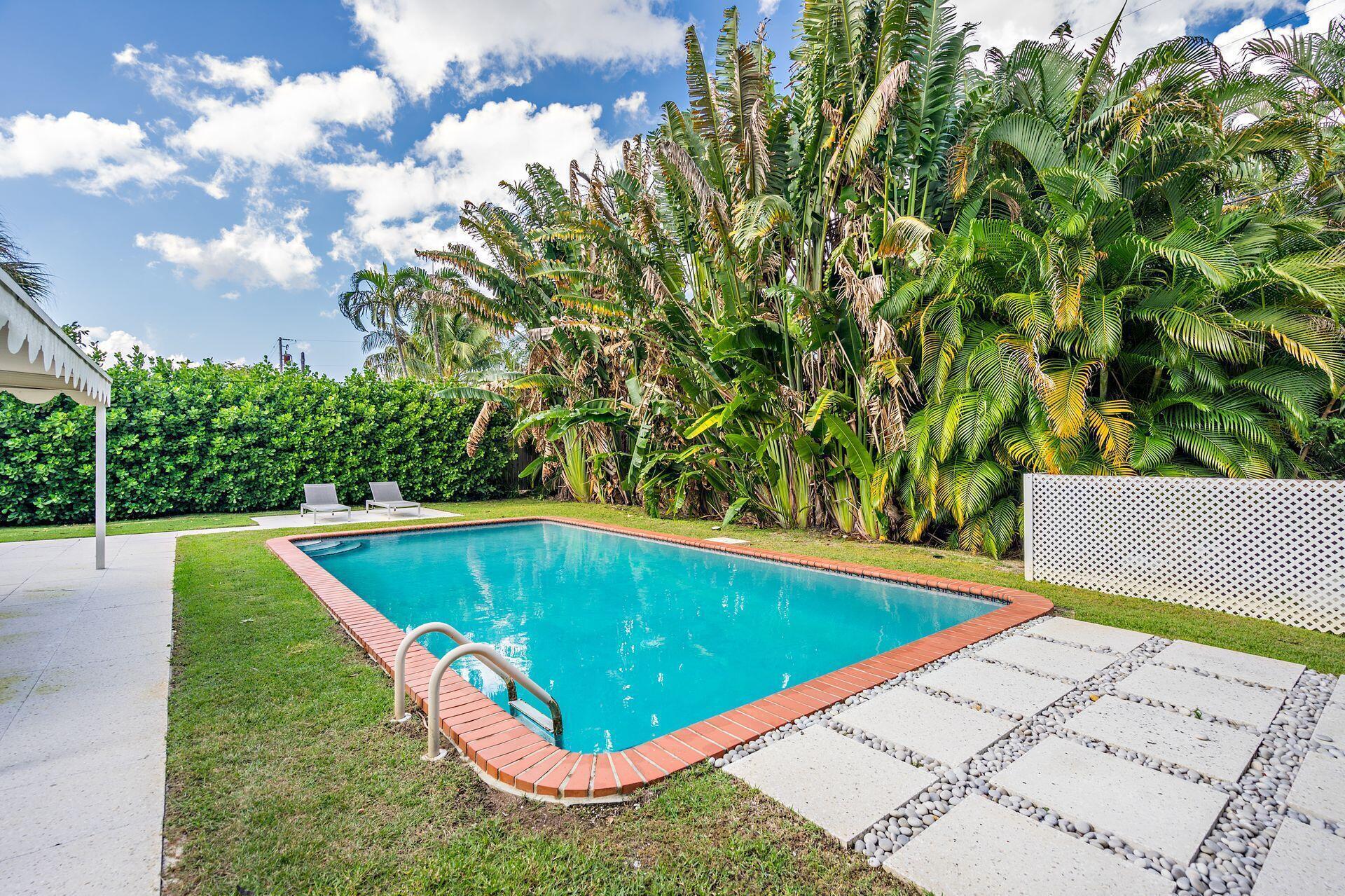 157 Worth Court N Property Photo 26