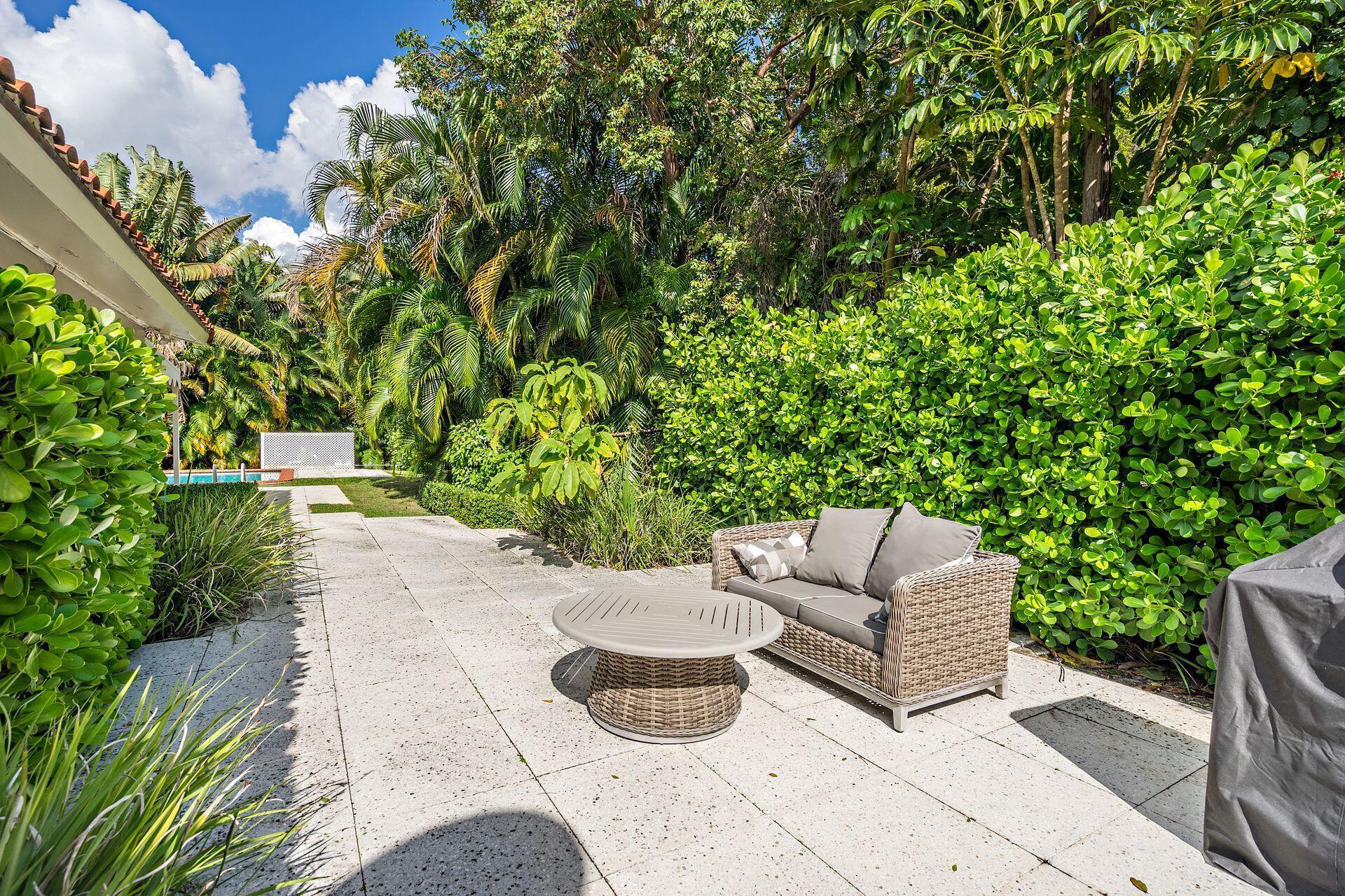 157 Worth Court N Property Photo 28