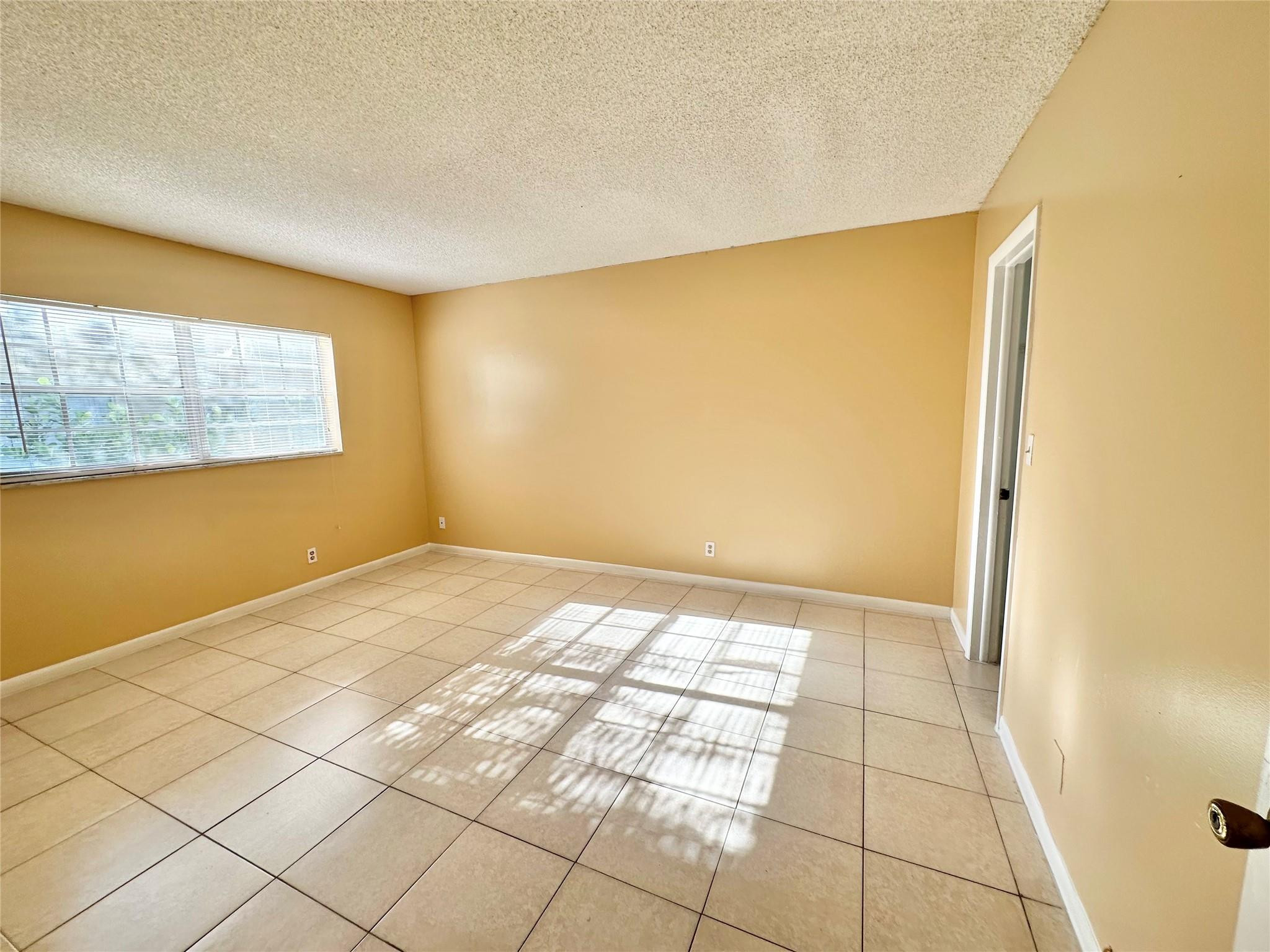 8900 W Sample Road 106 Property Photo 2