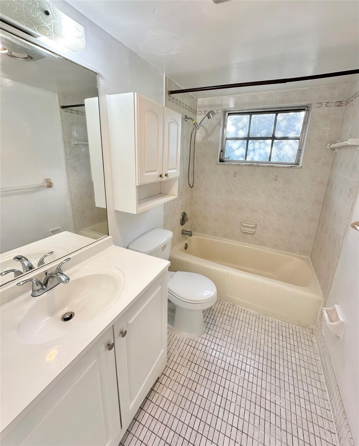 8900 W Sample Road 106 Property Photo 3