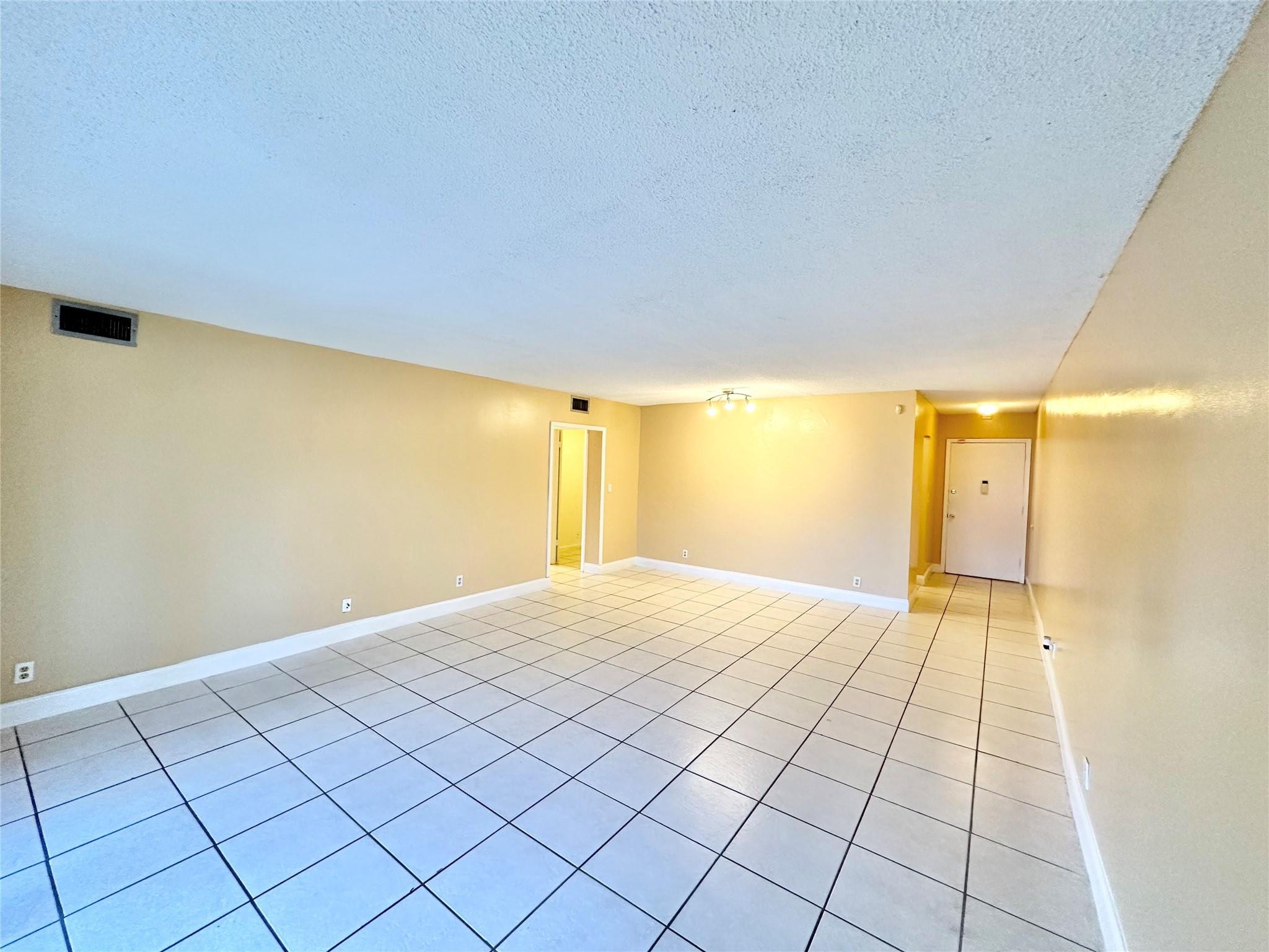 8900 W Sample Road 106 Property Photo 8