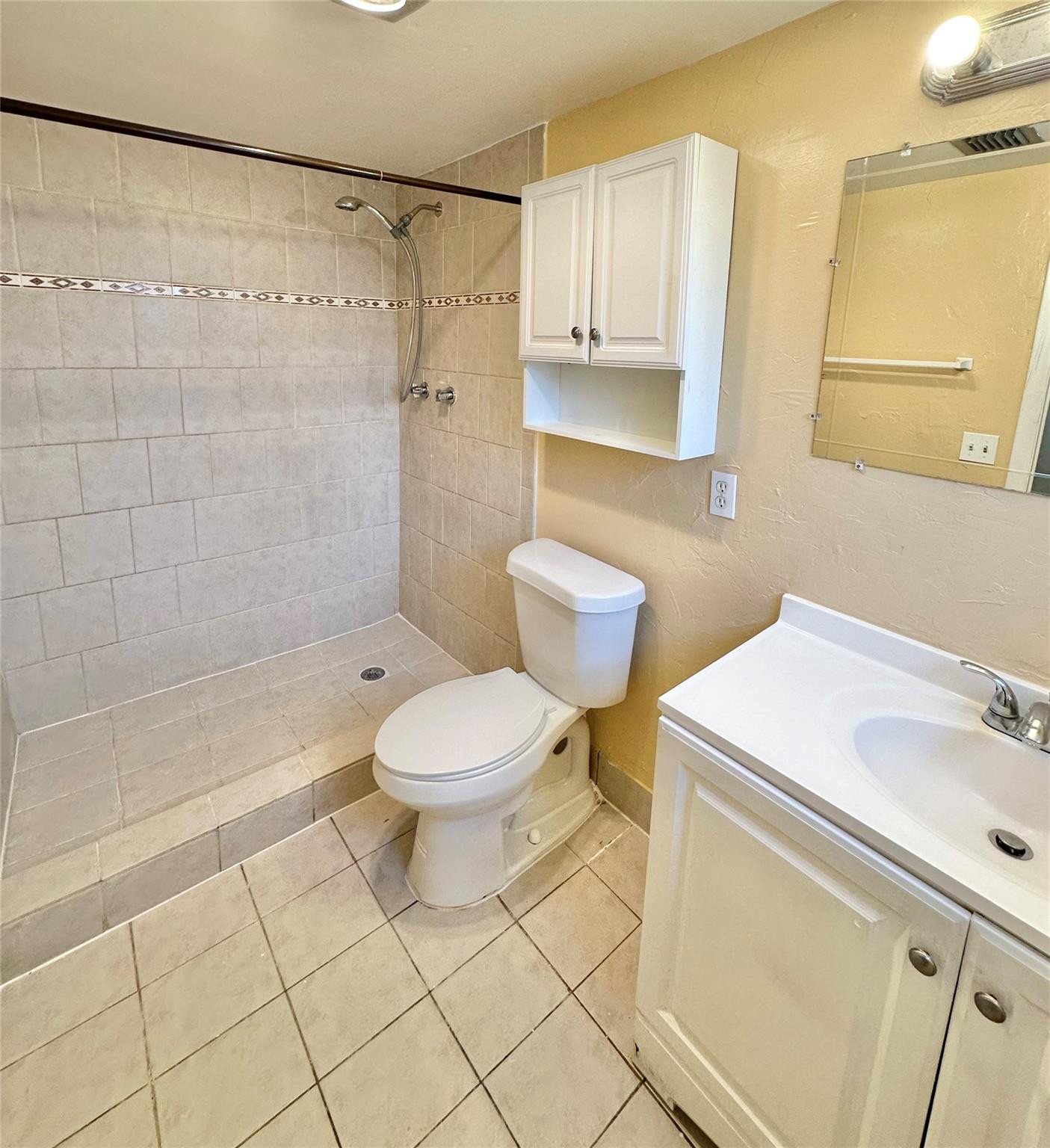 8900 W Sample Road 106 Property Photo 9