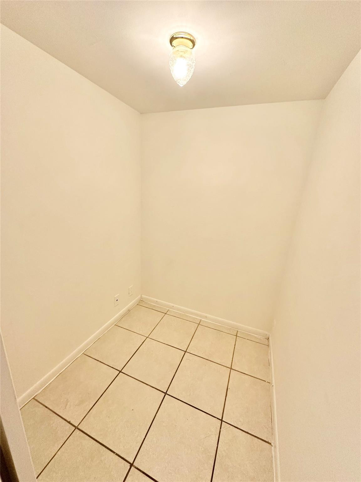 8900 W Sample Road 106 Property Photo 14