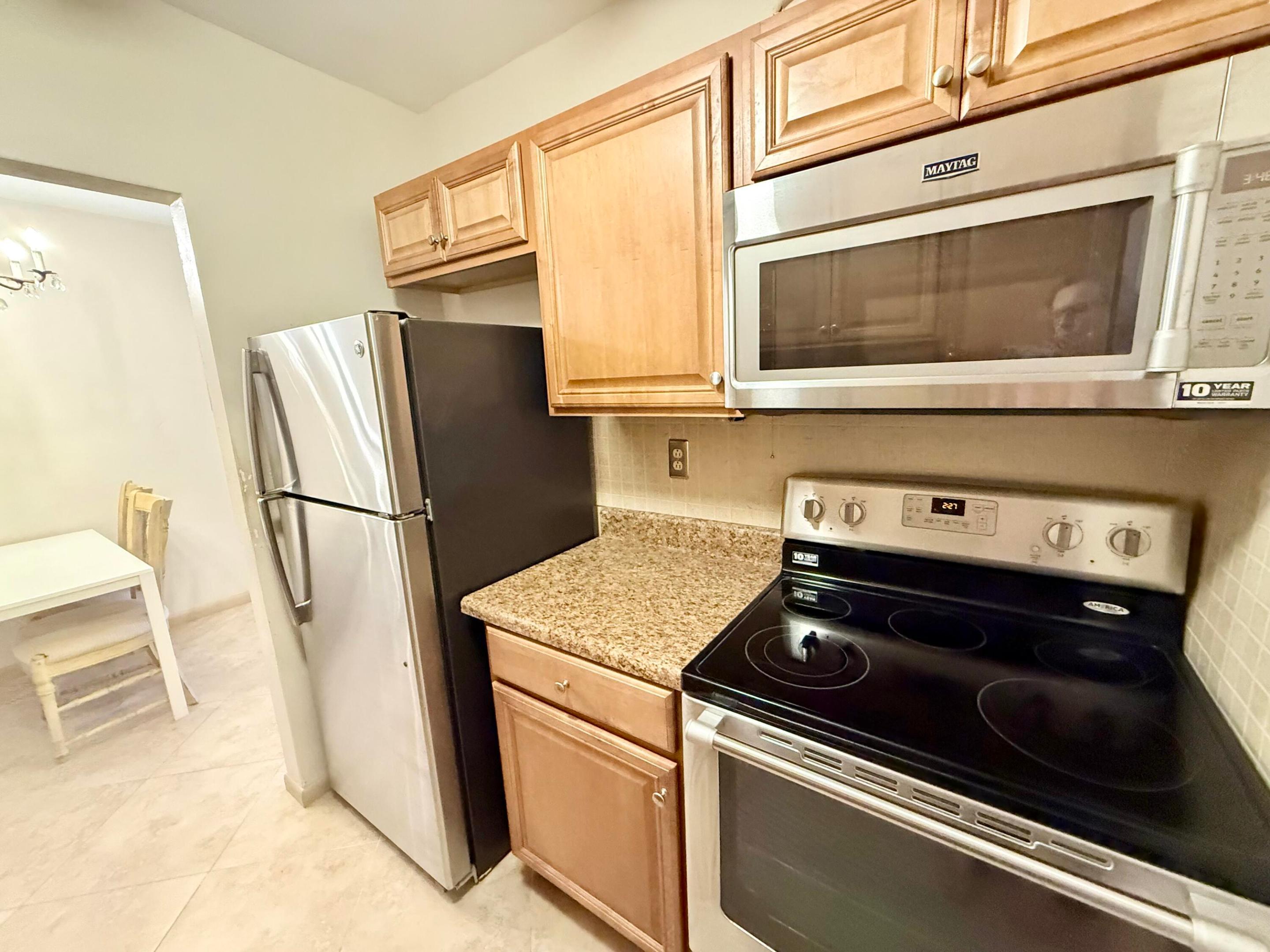 2204 Lake Osborne Drive 5 Property Photo 5