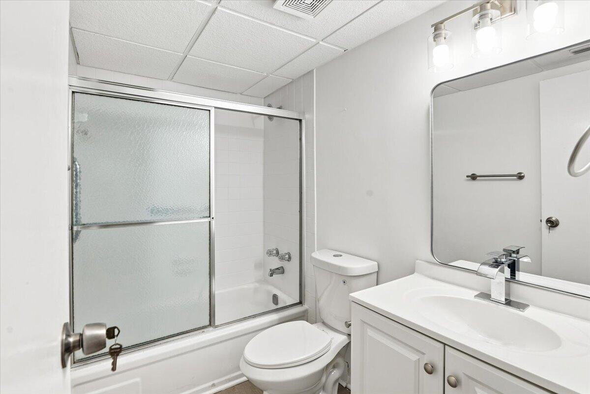 1050 Country Club Drive 306 Property Photo 26