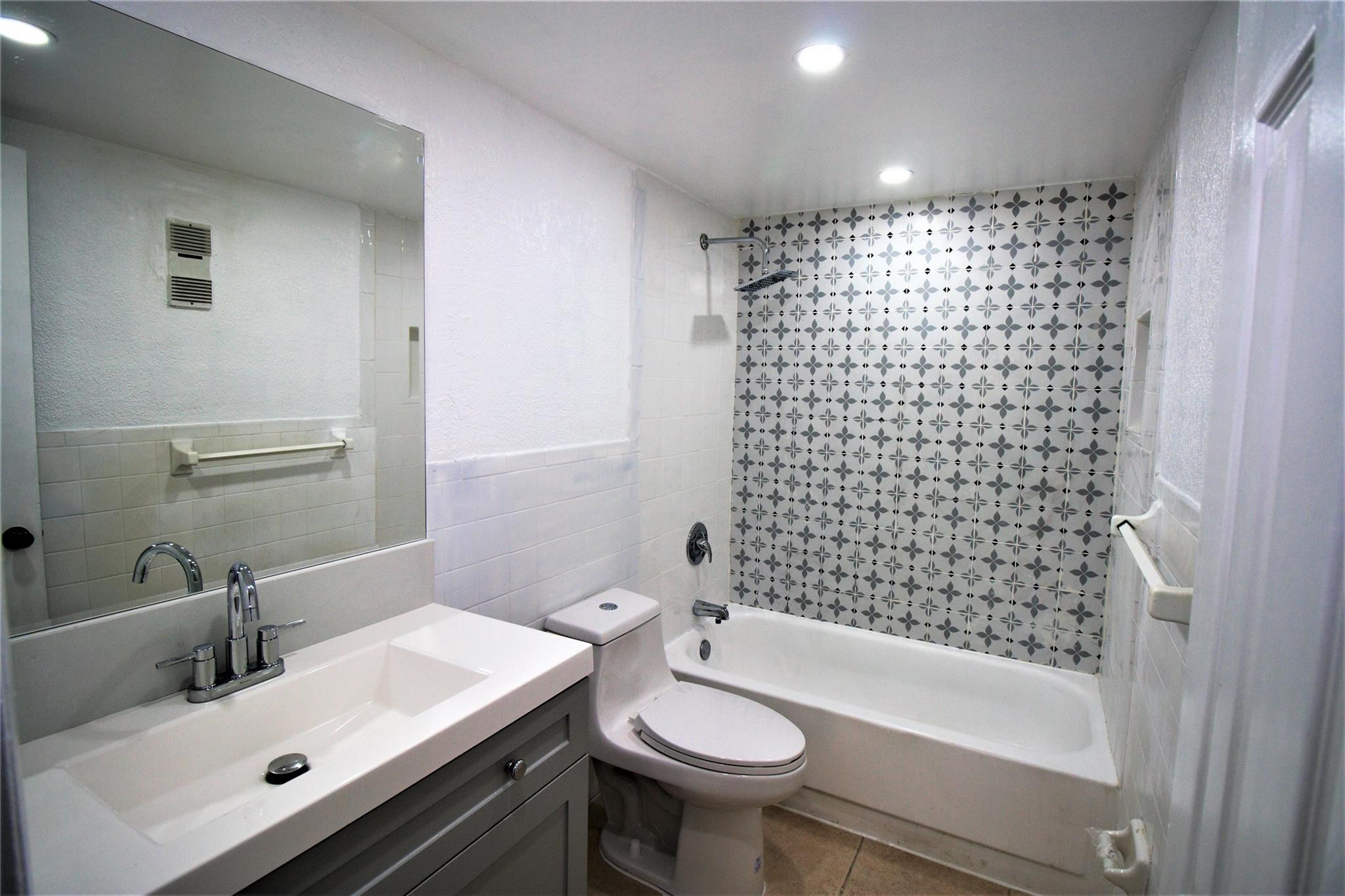 7000 Nw 186th Street 4-217 Property Photo 4