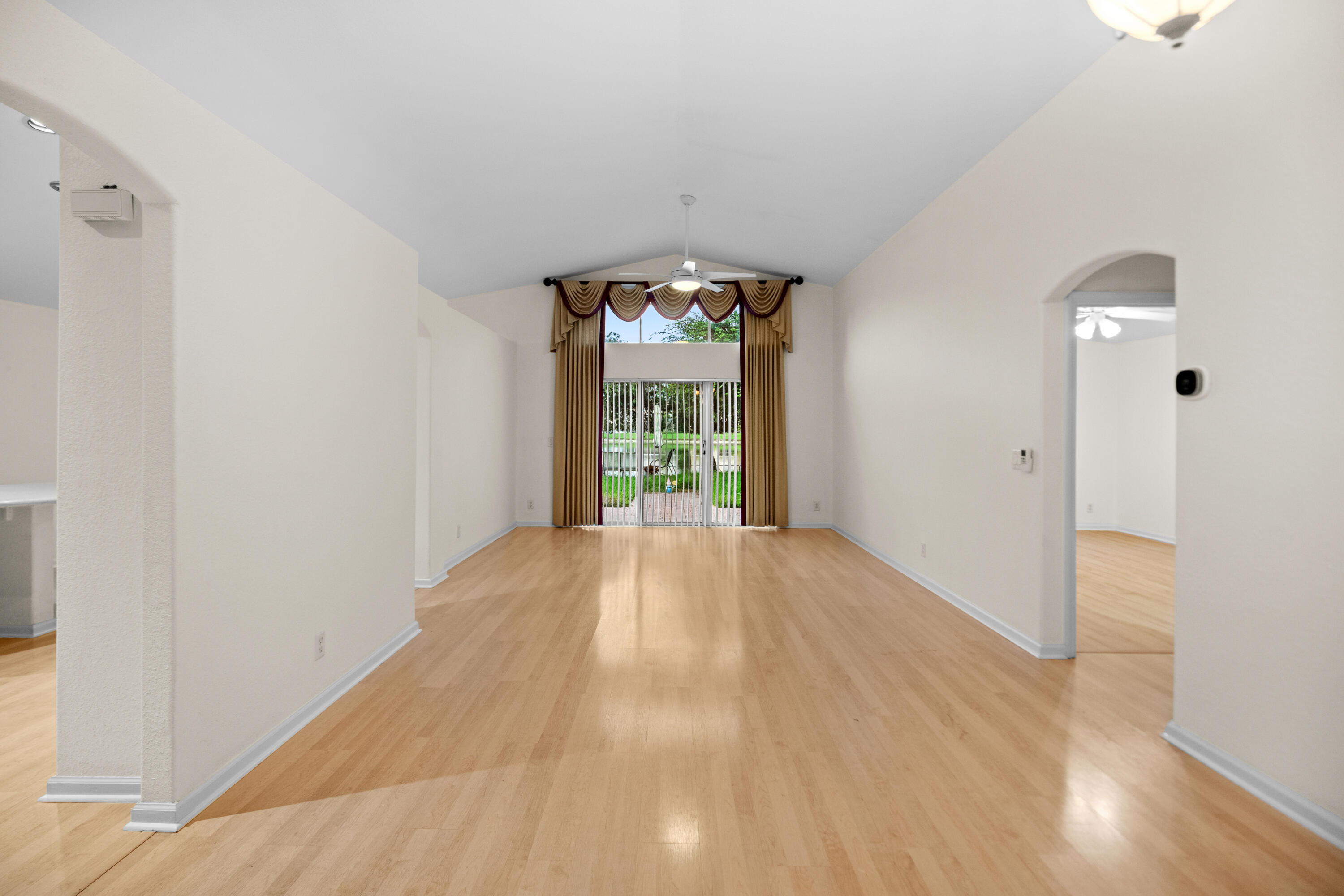 4977 Victoria Circle Property Photo 9
