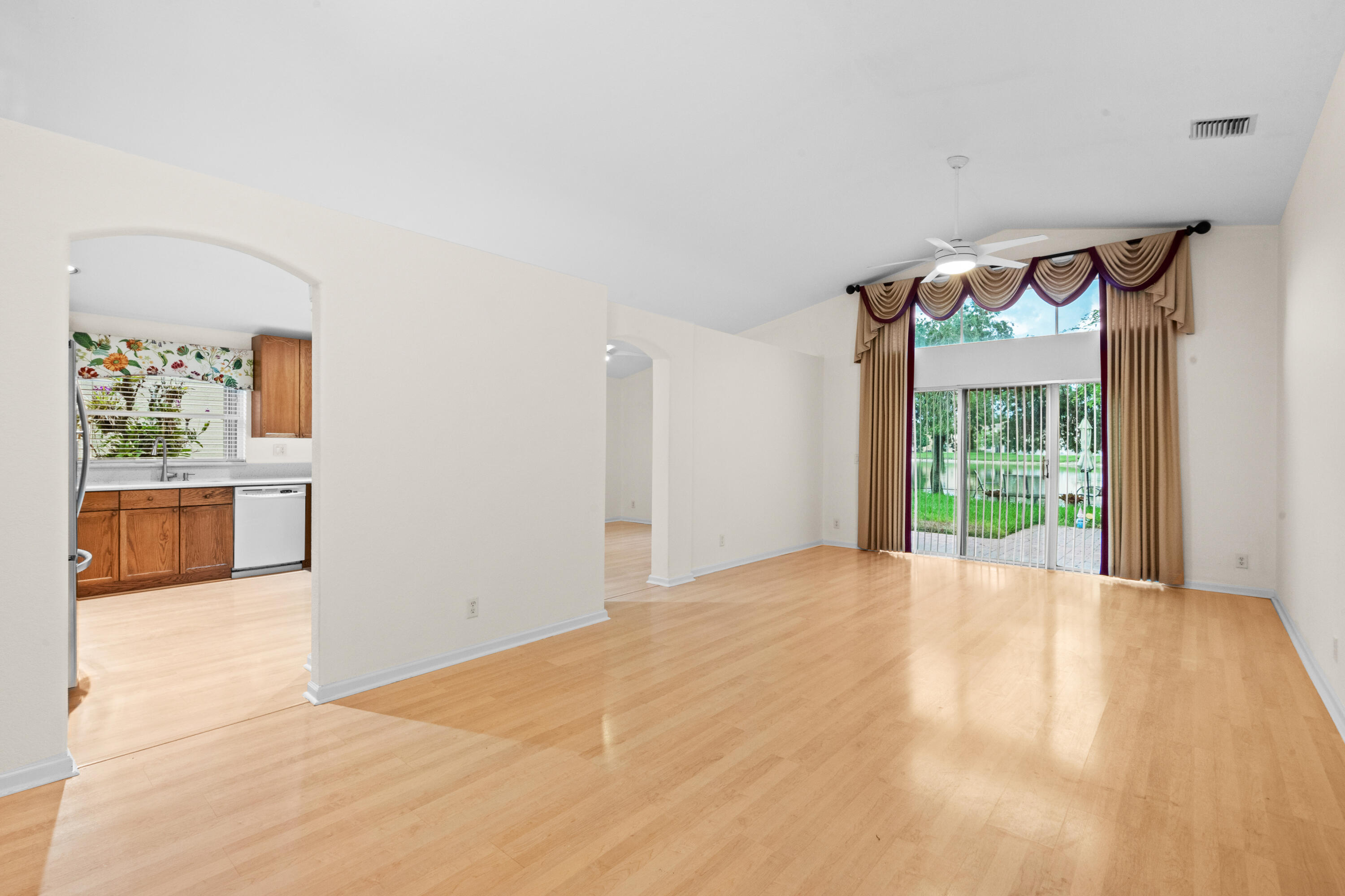 4977 Victoria Circle Property Photo 10