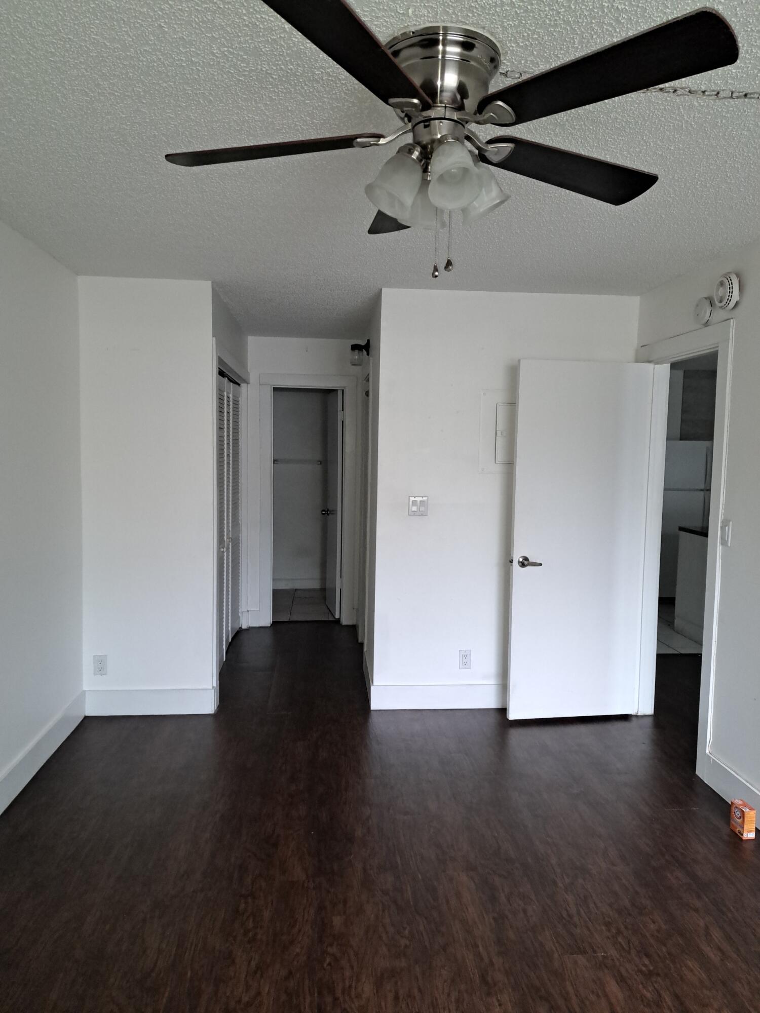 2701 Riverside Drive 105-b Property Photo 10