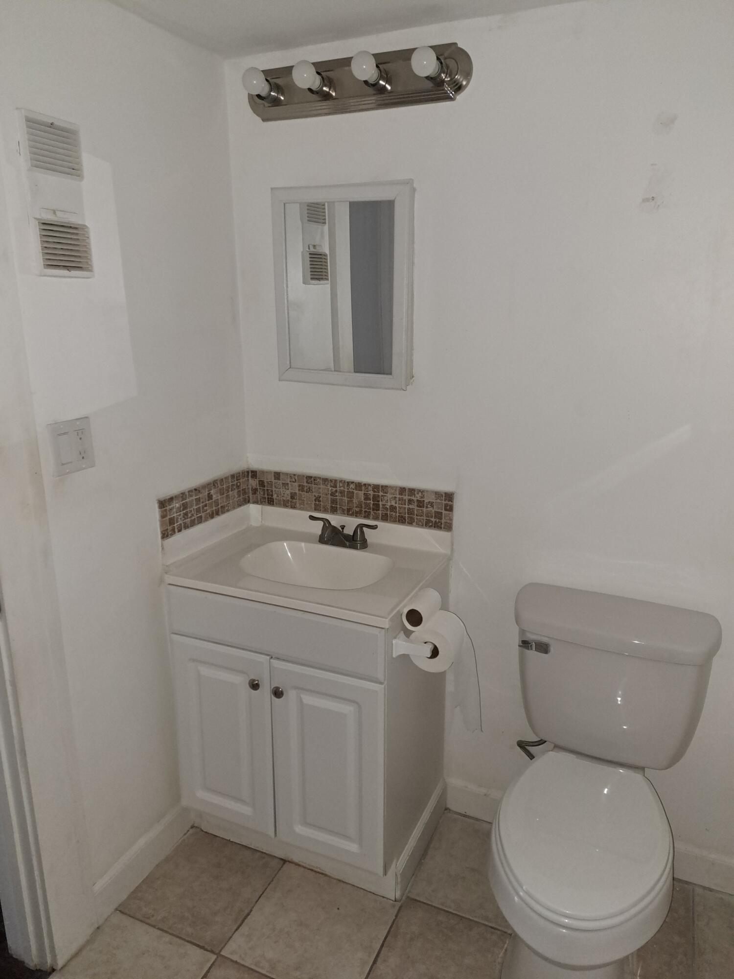 2701 Riverside Drive 105-b Property Photo 14