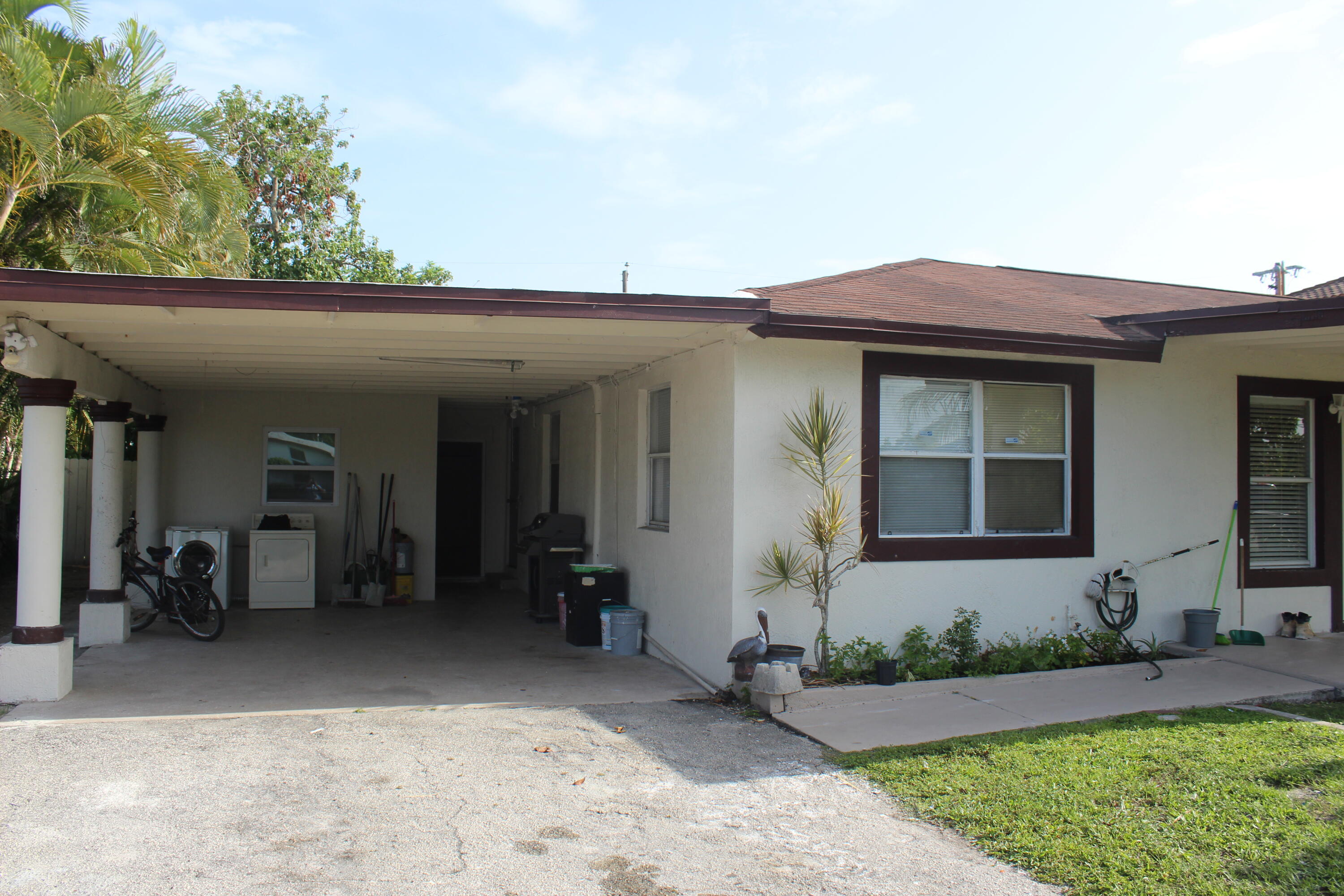 4434 Venus Avenue C Property Photo 1