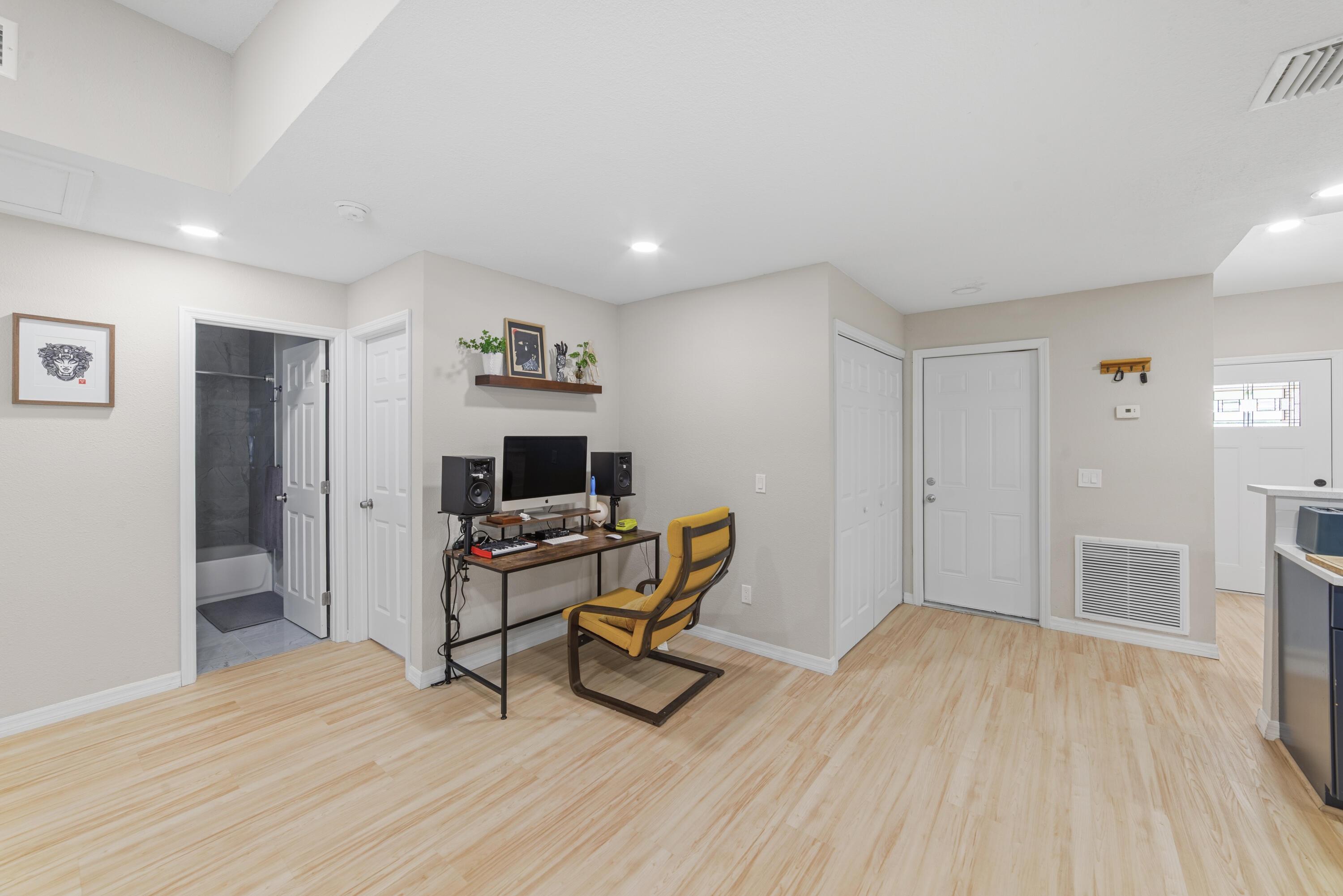 1003 Red Oak Circle Property Photo 22