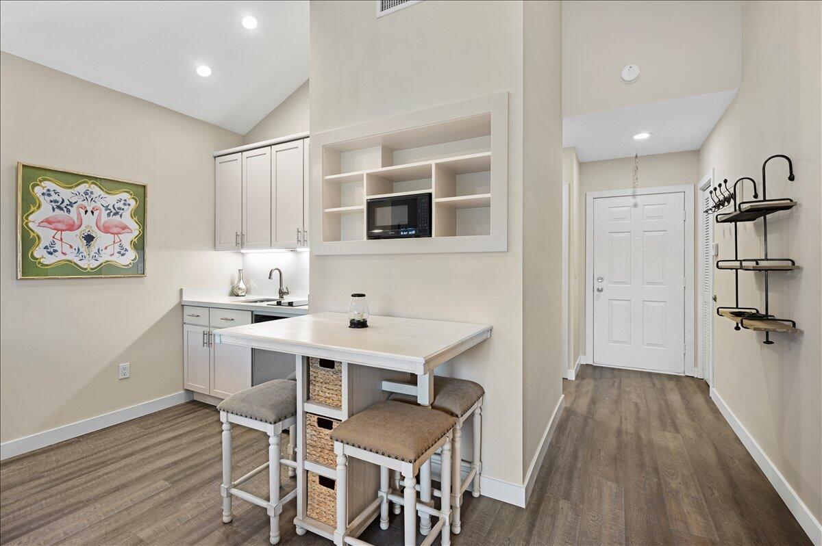 11863 Wimbledon Circle 543 Property Photo 5