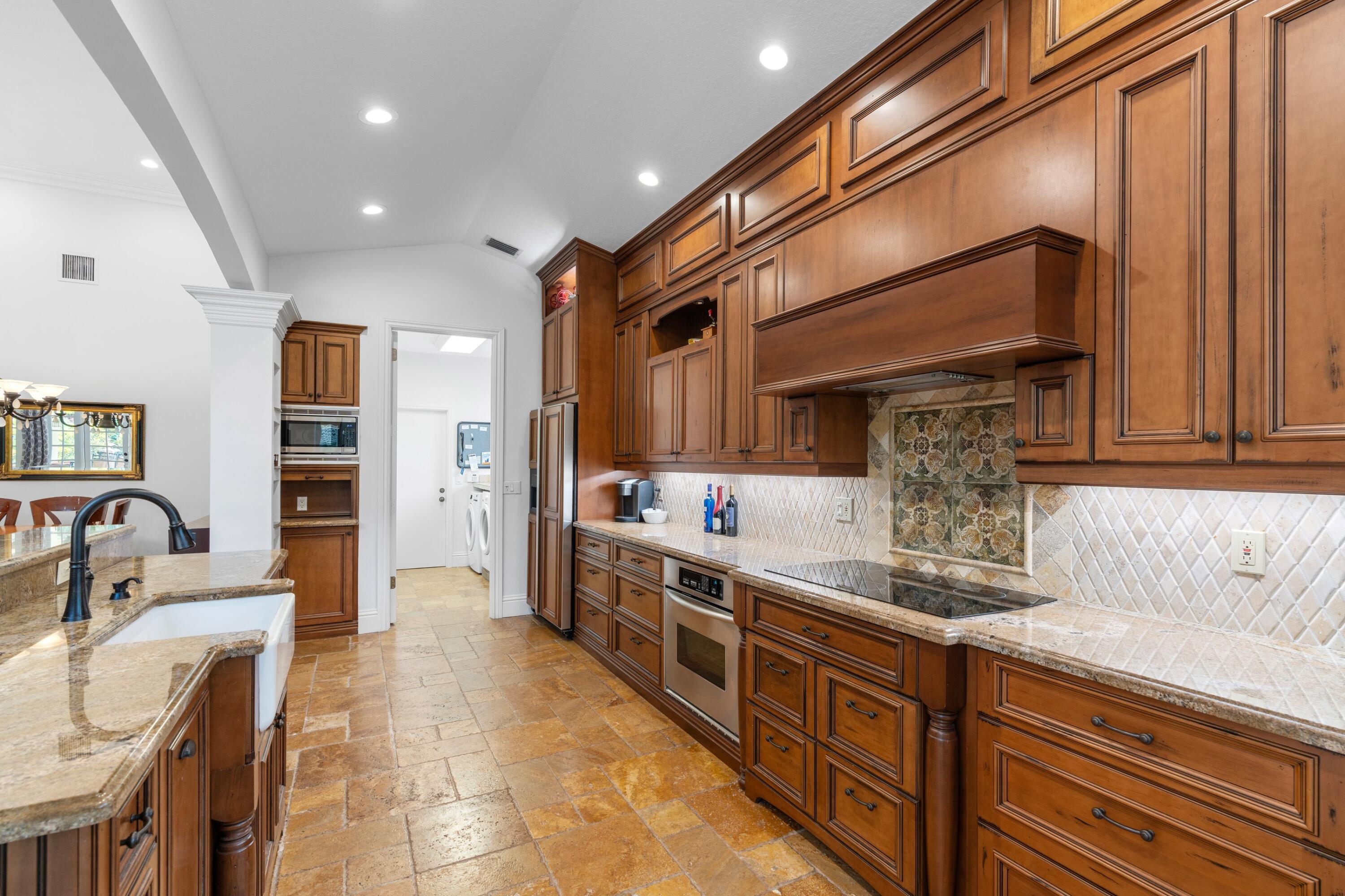 7795 La Corniche Circle Property Photo 10