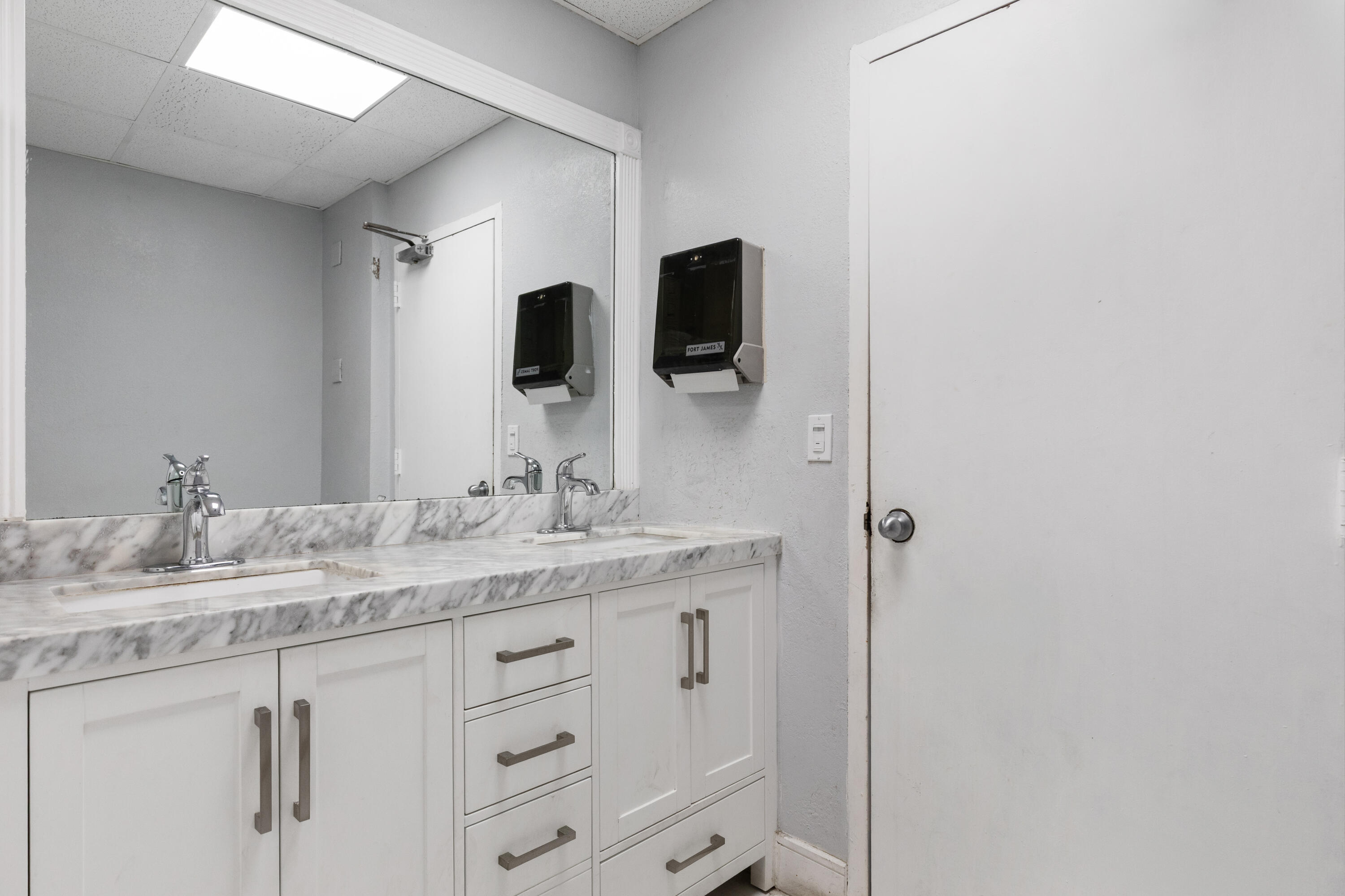 4524 Gun Club Road 203 Property Photo 5