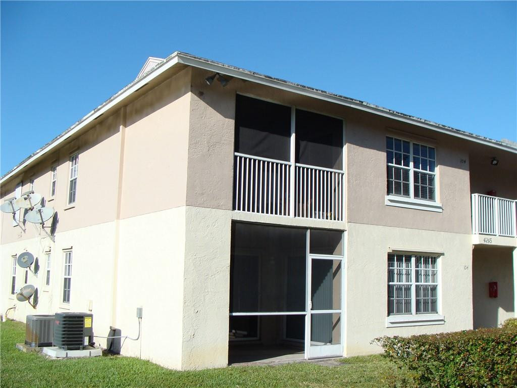 4245 S 57TH Avenue 104W Property Photo 1