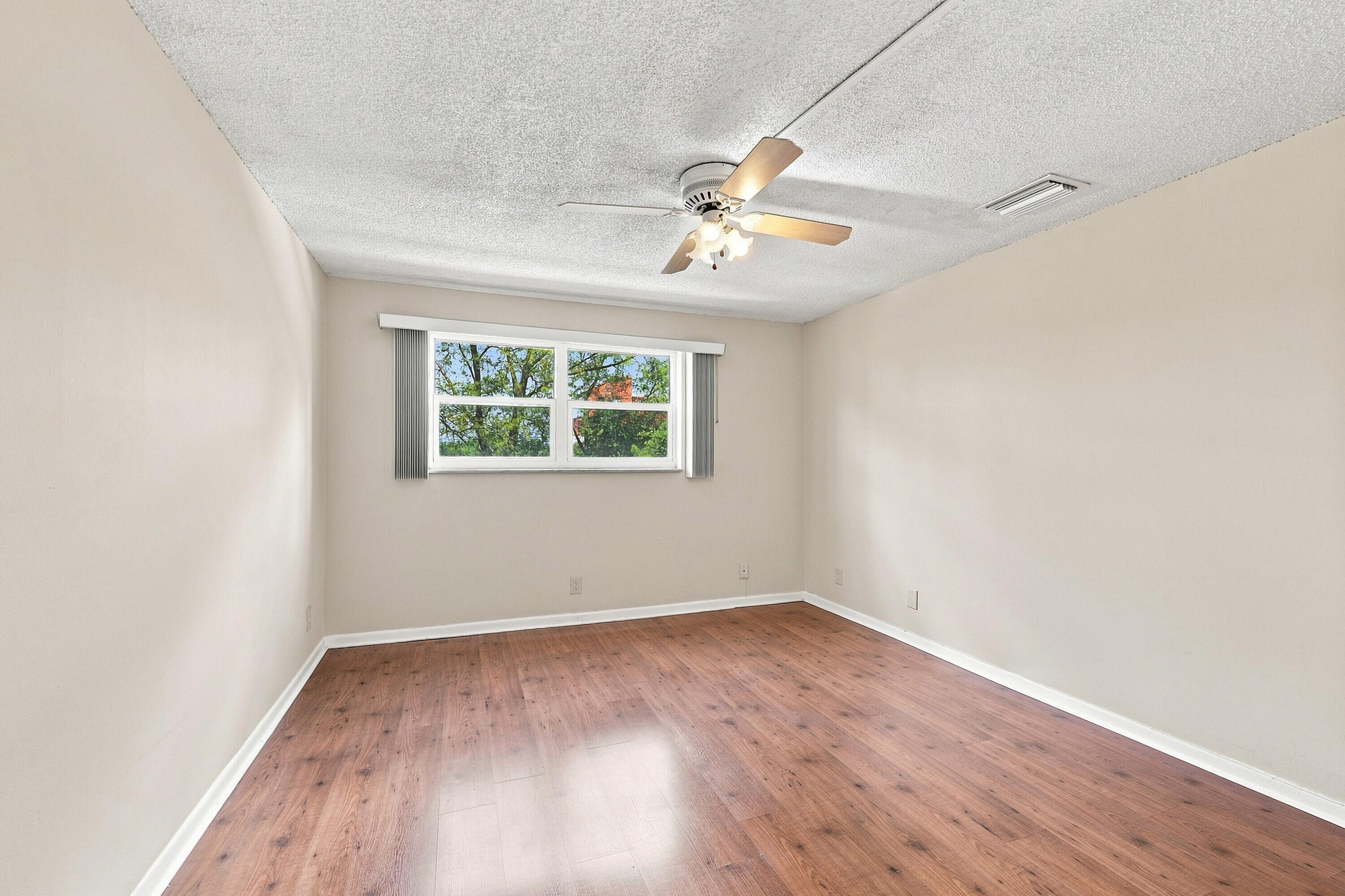 5951 Ne 14th Lane 204n Property Photo 33