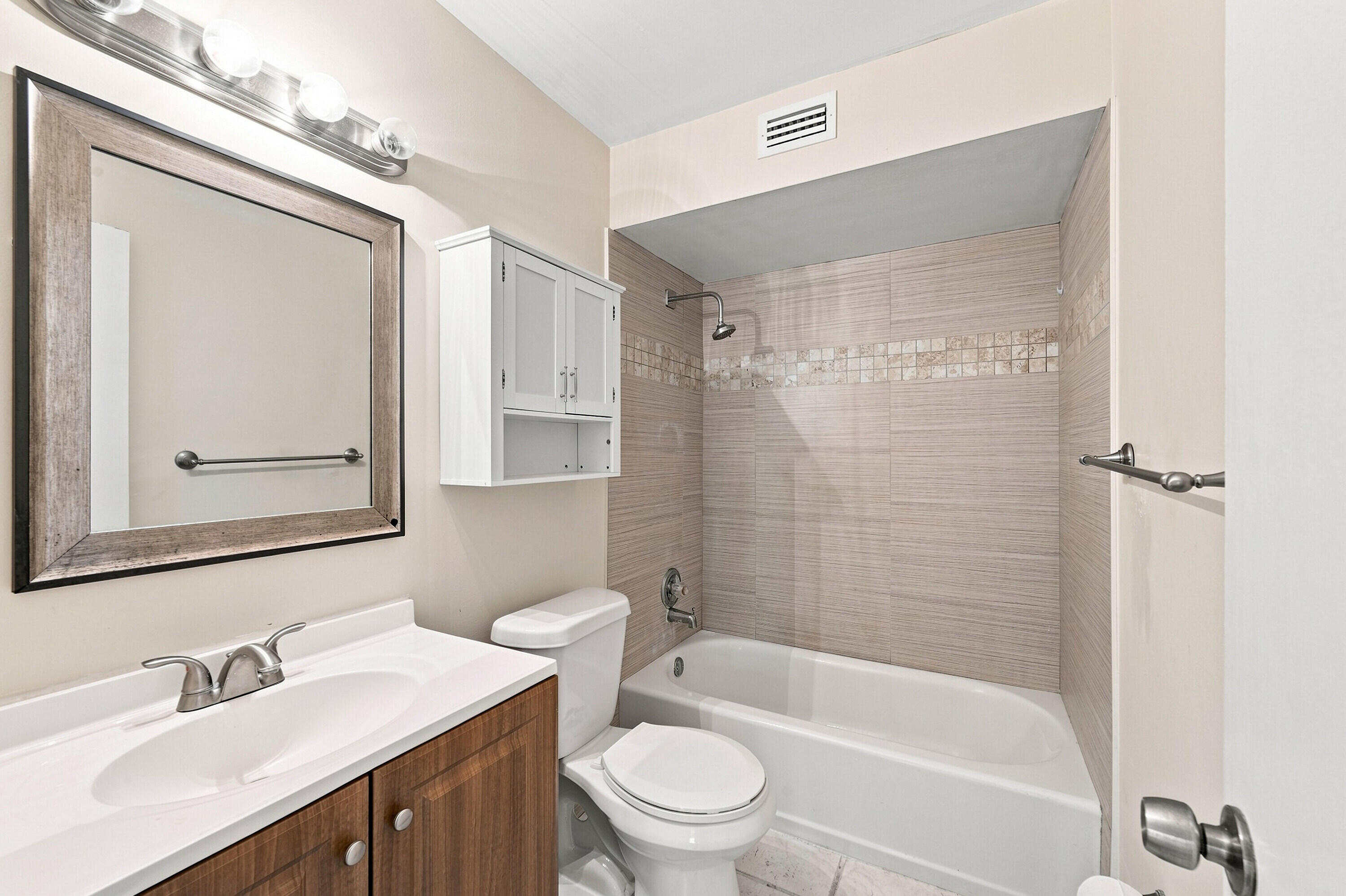 5951 Ne 14th Lane 204n Property Photo 35