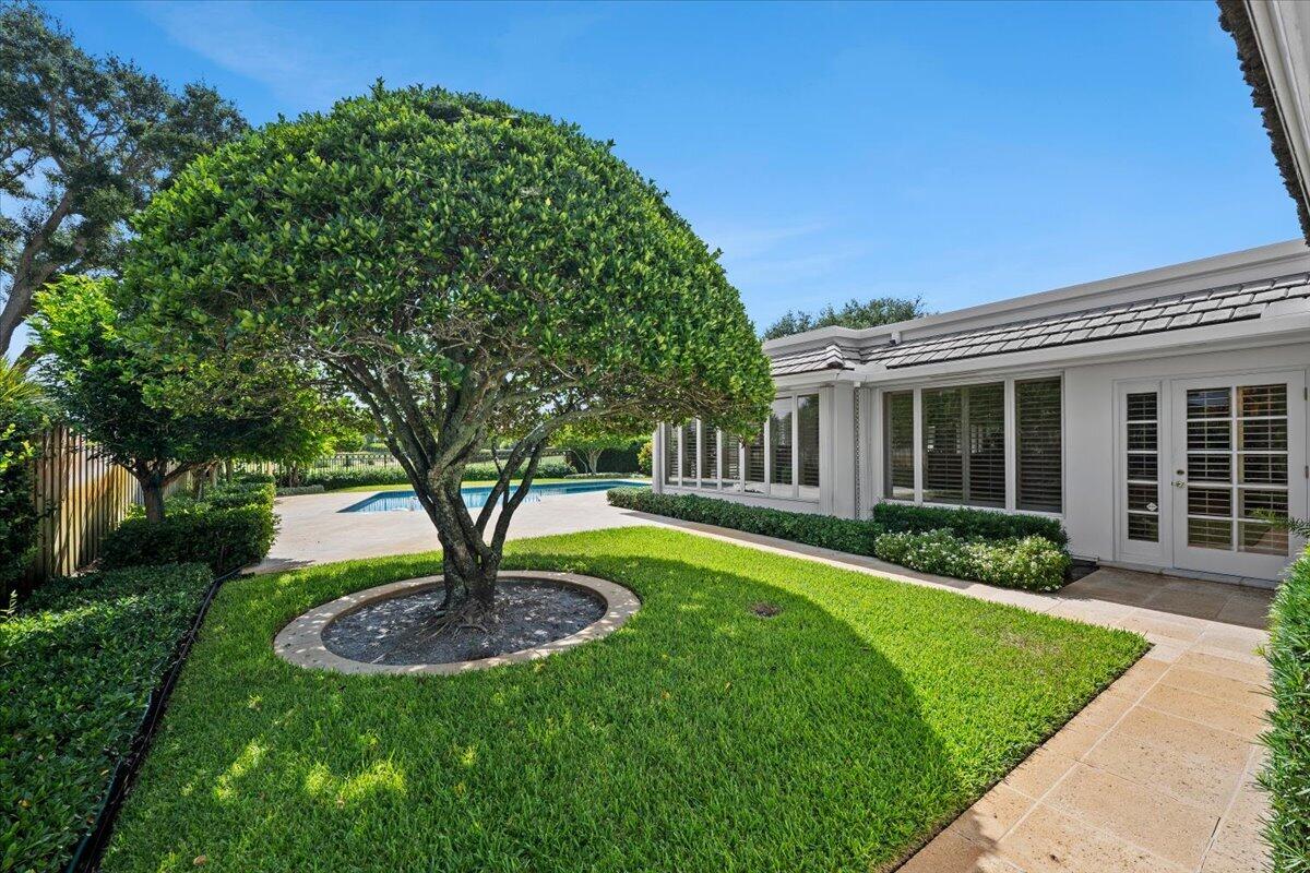 1000 Country Club Drive Property Photo 5