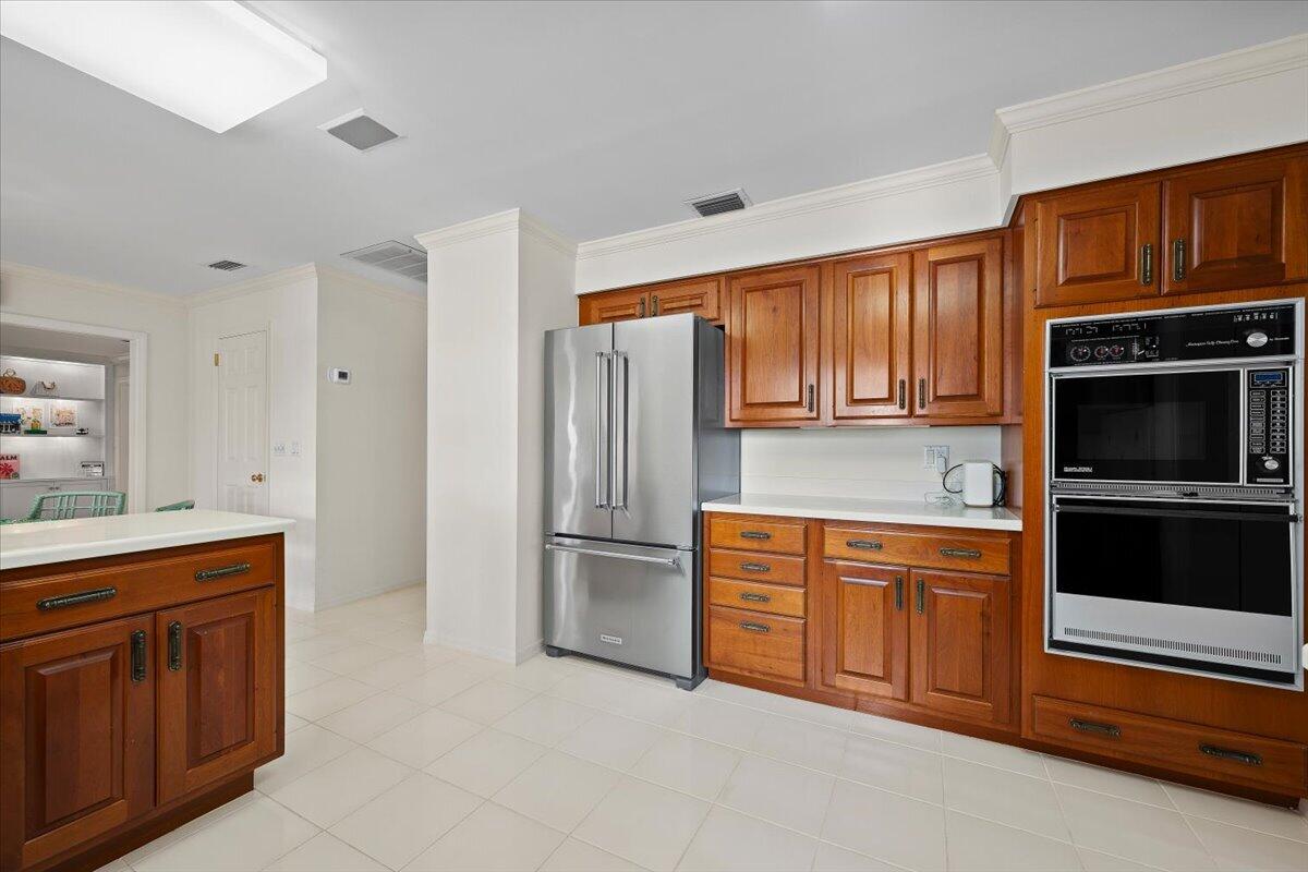 1000 Country Club Drive Property Photo 13