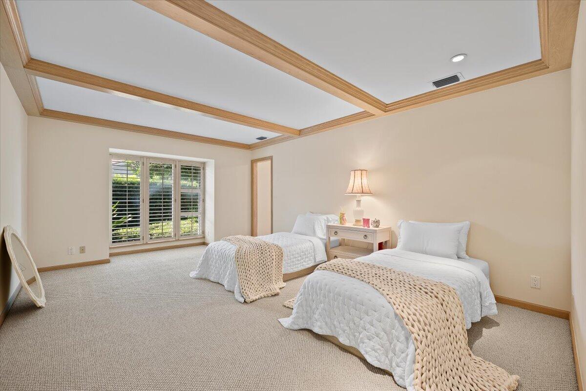 1000 Country Club Drive Property Photo 33