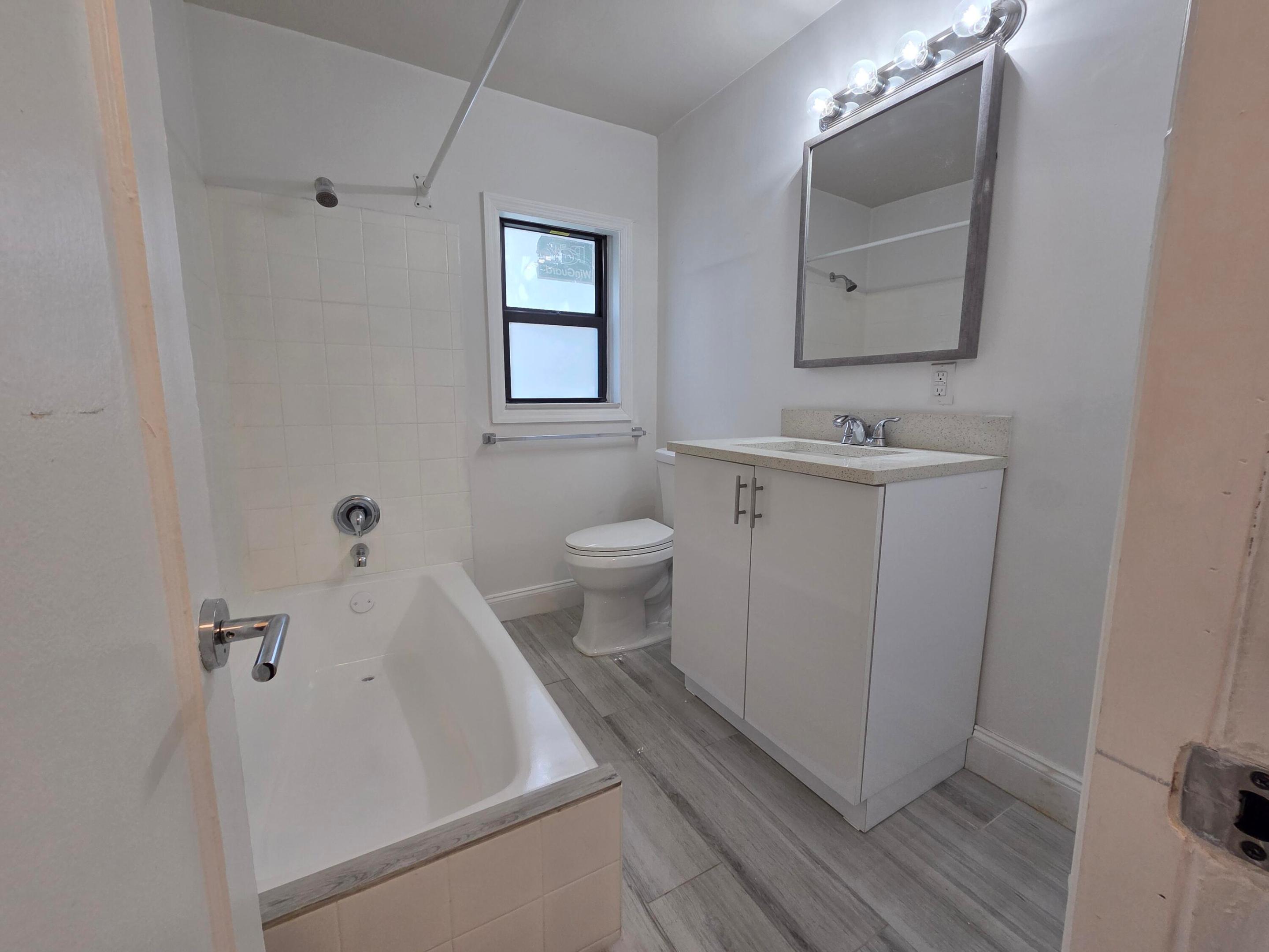 1605 E Broward Boulevard 6 Property Photo 5
